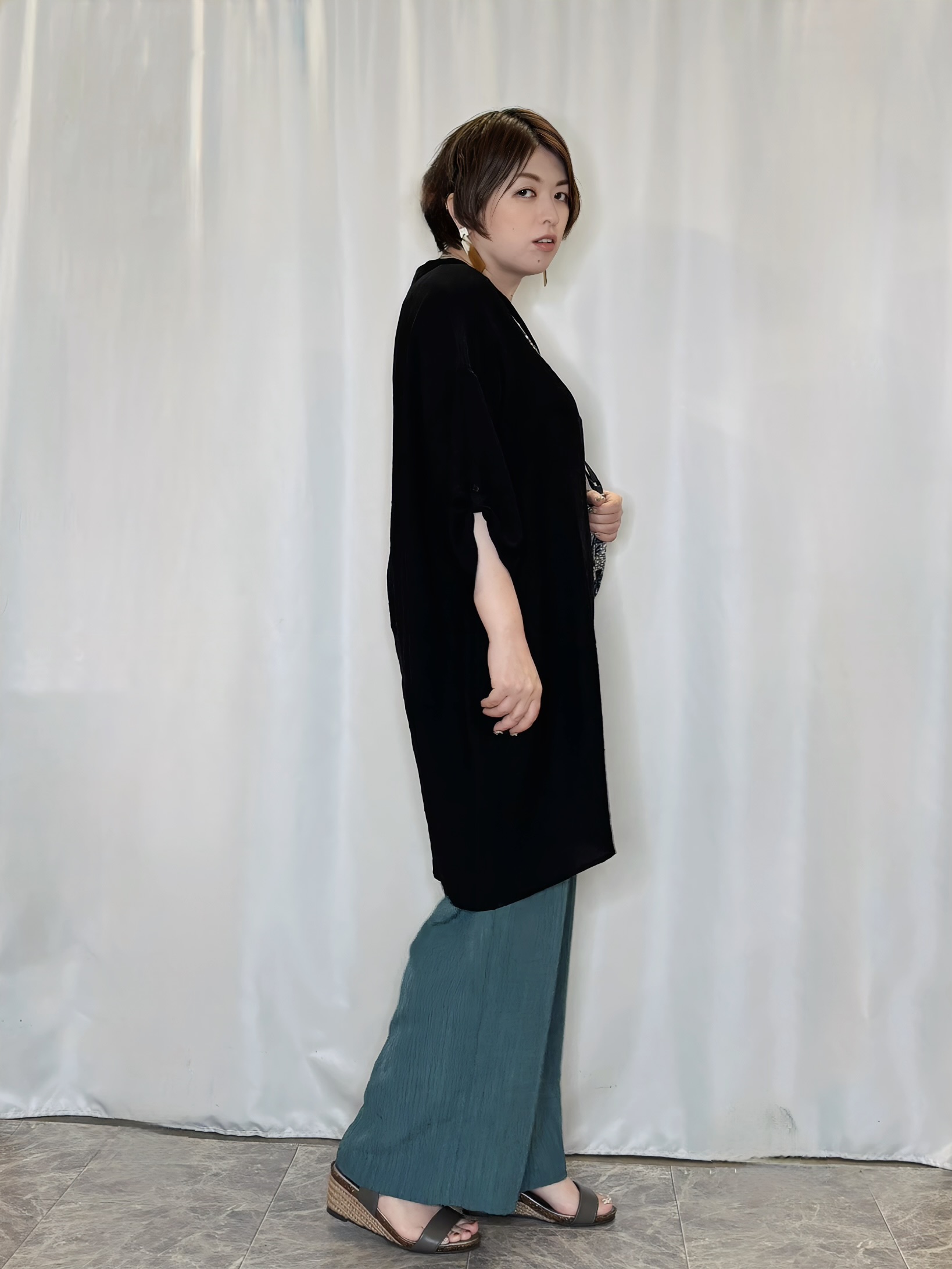 たみさんの「SHOO･LA･RUE｜【S-LL/洗濯後しわになりにくい】ゆるっと体型カバー 7分袖コクーンチュニック」を使ったコーディネート