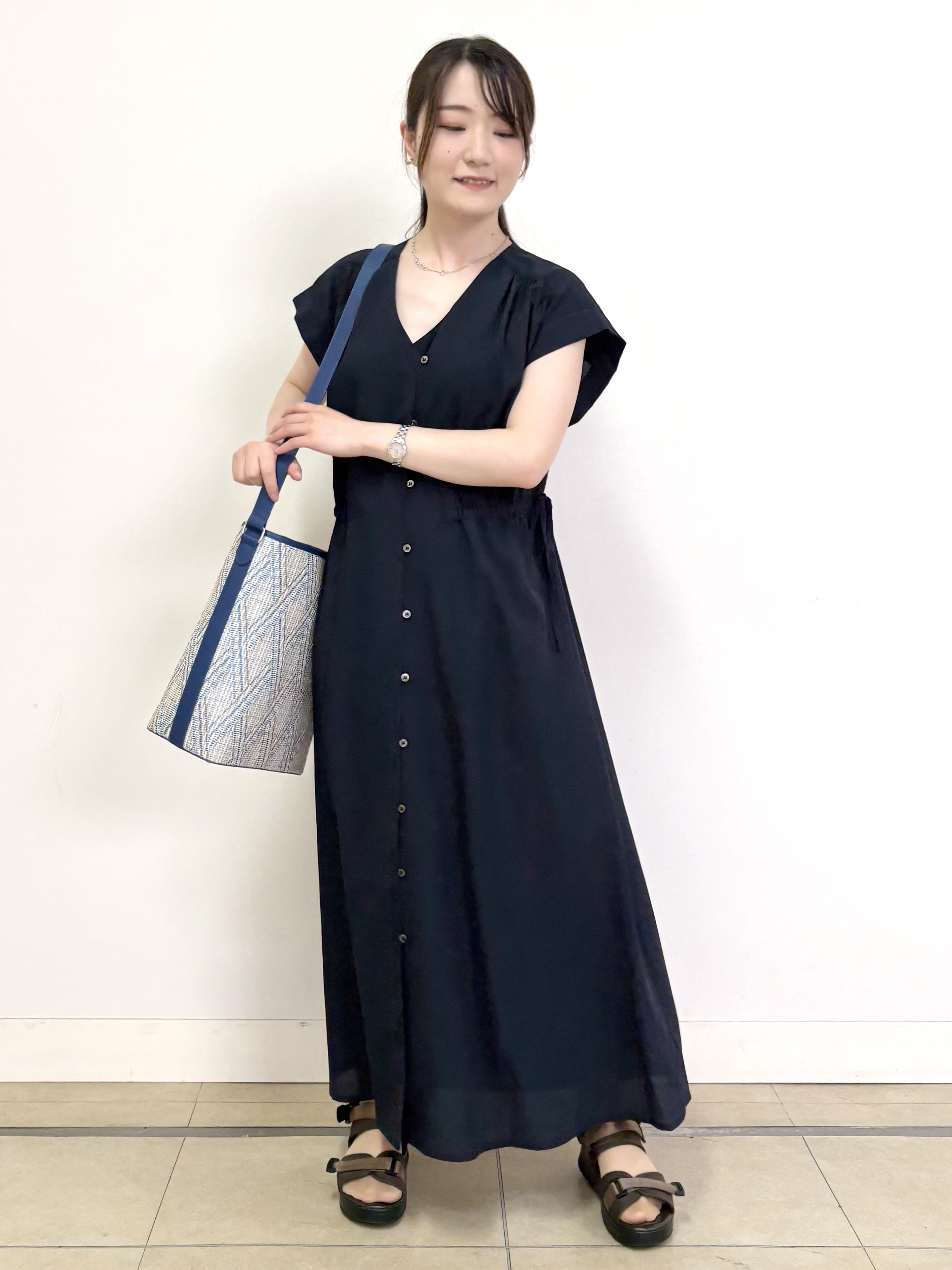 mikiさんの「Reflect｜【マシンウォッシャブル】フロントボタンワンピース」を使ったコーディネート