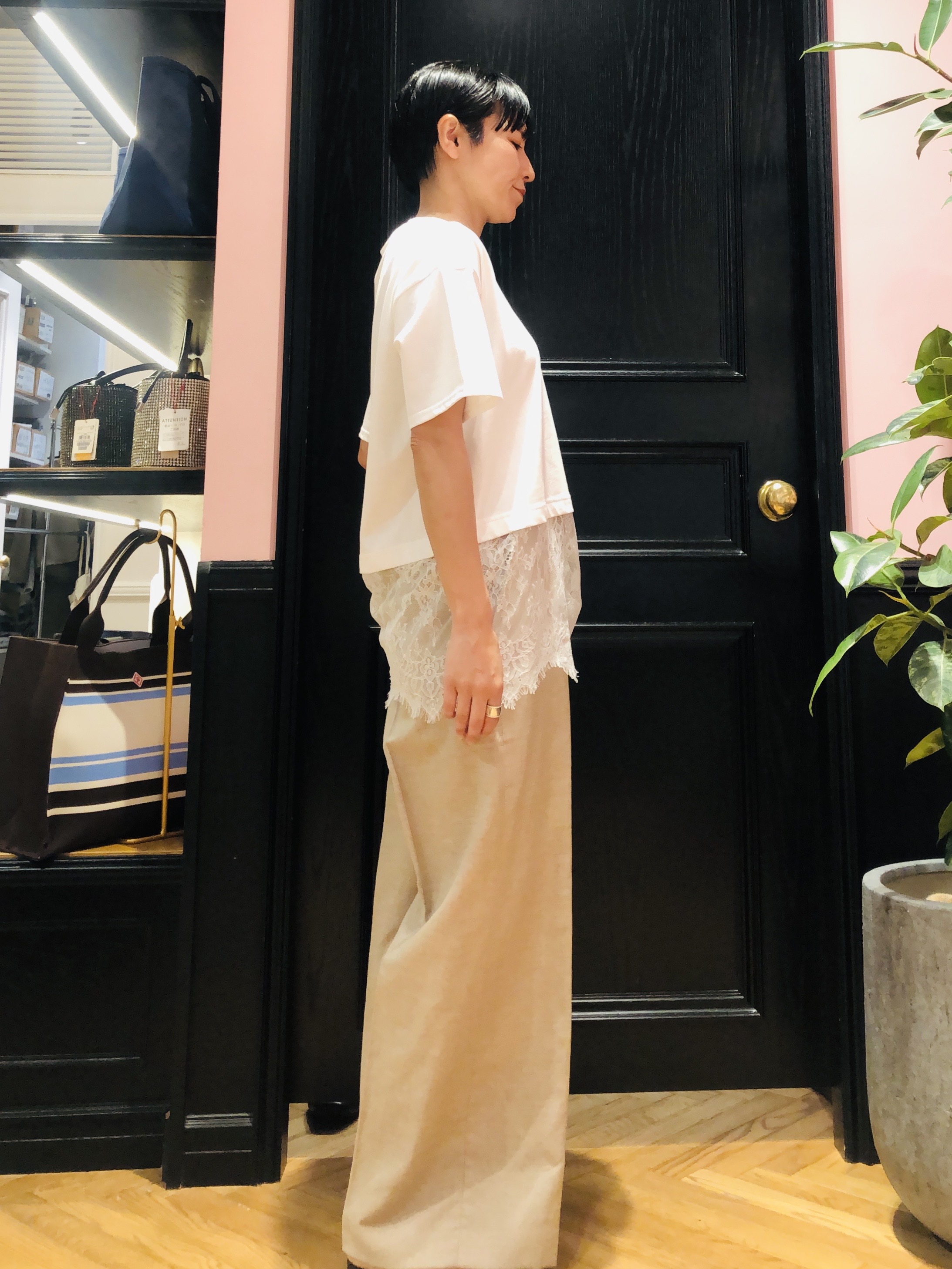 OGATAさんの「DRESSTERIOR｜◆レースドッキングレイヤード Tシャツ」を使ったコーディネート
