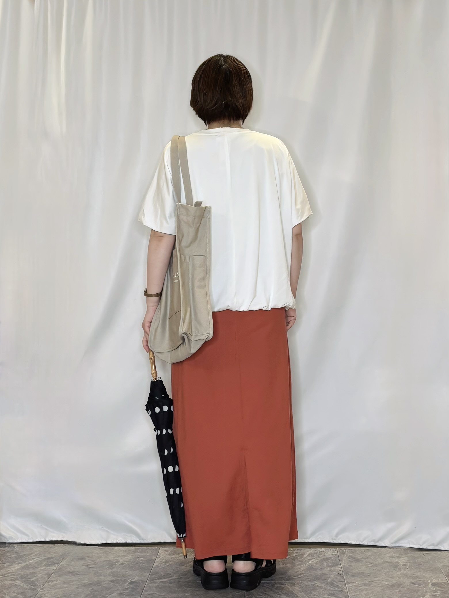 たみさんの「SHOO･LA･RUE｜【洗濯機可/体型カバー】インせず着られる バルーンデザインTシャツ」を使ったコーディネート