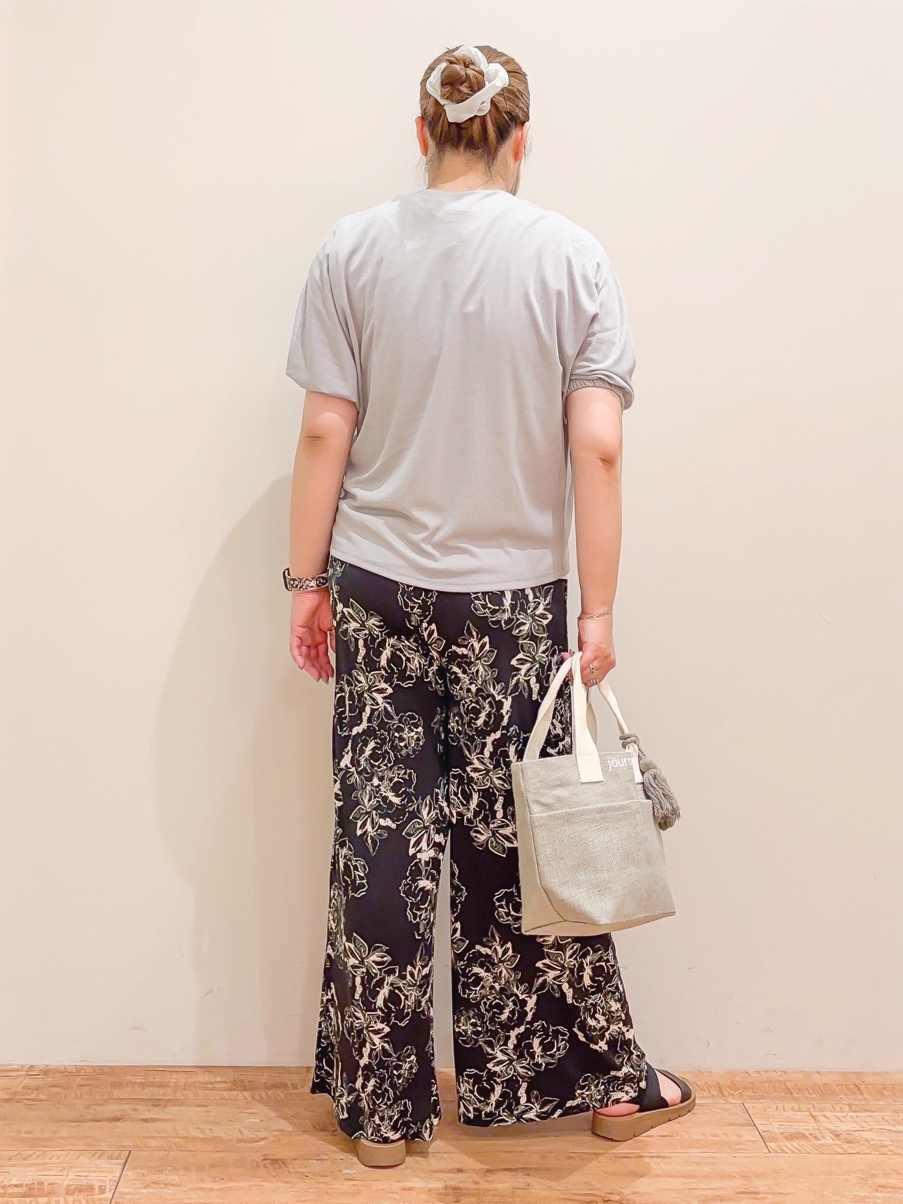 naoさんの「SHOO･LA･RUE｜【UV/体型カバー】冷房や朝晩の冷え込み対策にも さらとろ5分袖カーディガン」を使ったコーディネート