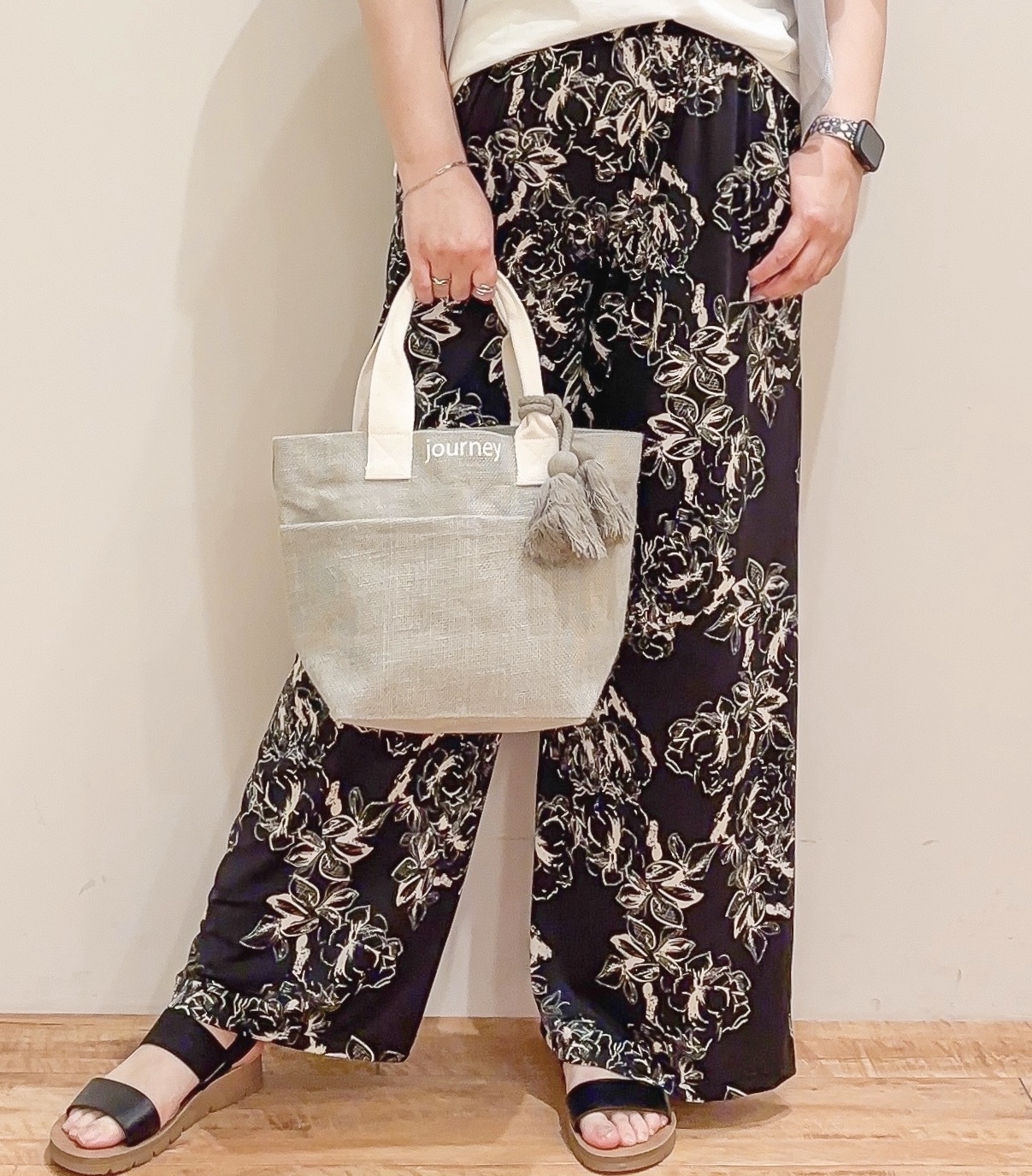 naoさんの「SHOO･LA･RUE｜【UV/体型カバー】冷房や朝晩の冷え込み対策にも さらとろ5分袖カーディガン」を使ったコーディネート