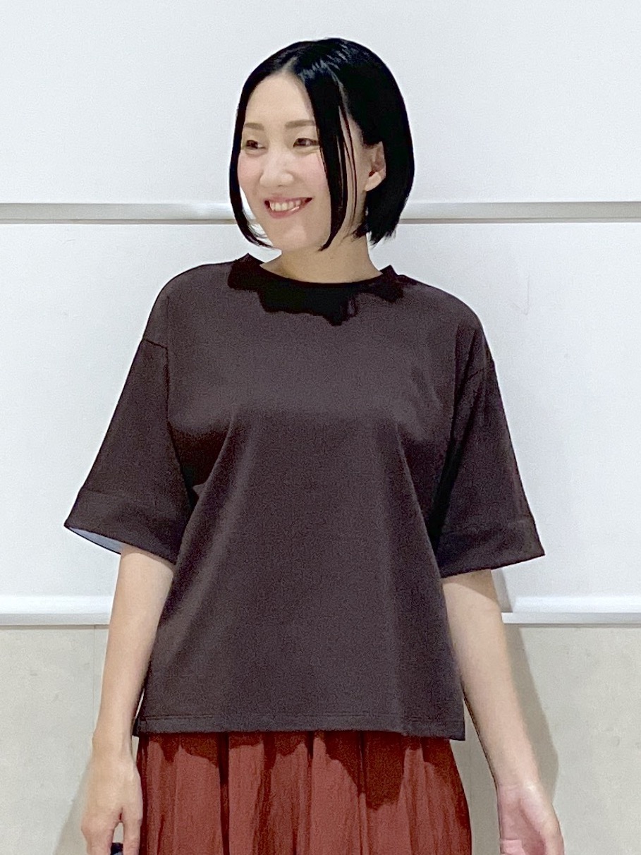 eriko さんの「Dessin｜【汗シミ防止/UVカット】配色スリーブ 五分袖プルオーバー」を使ったコーディネート