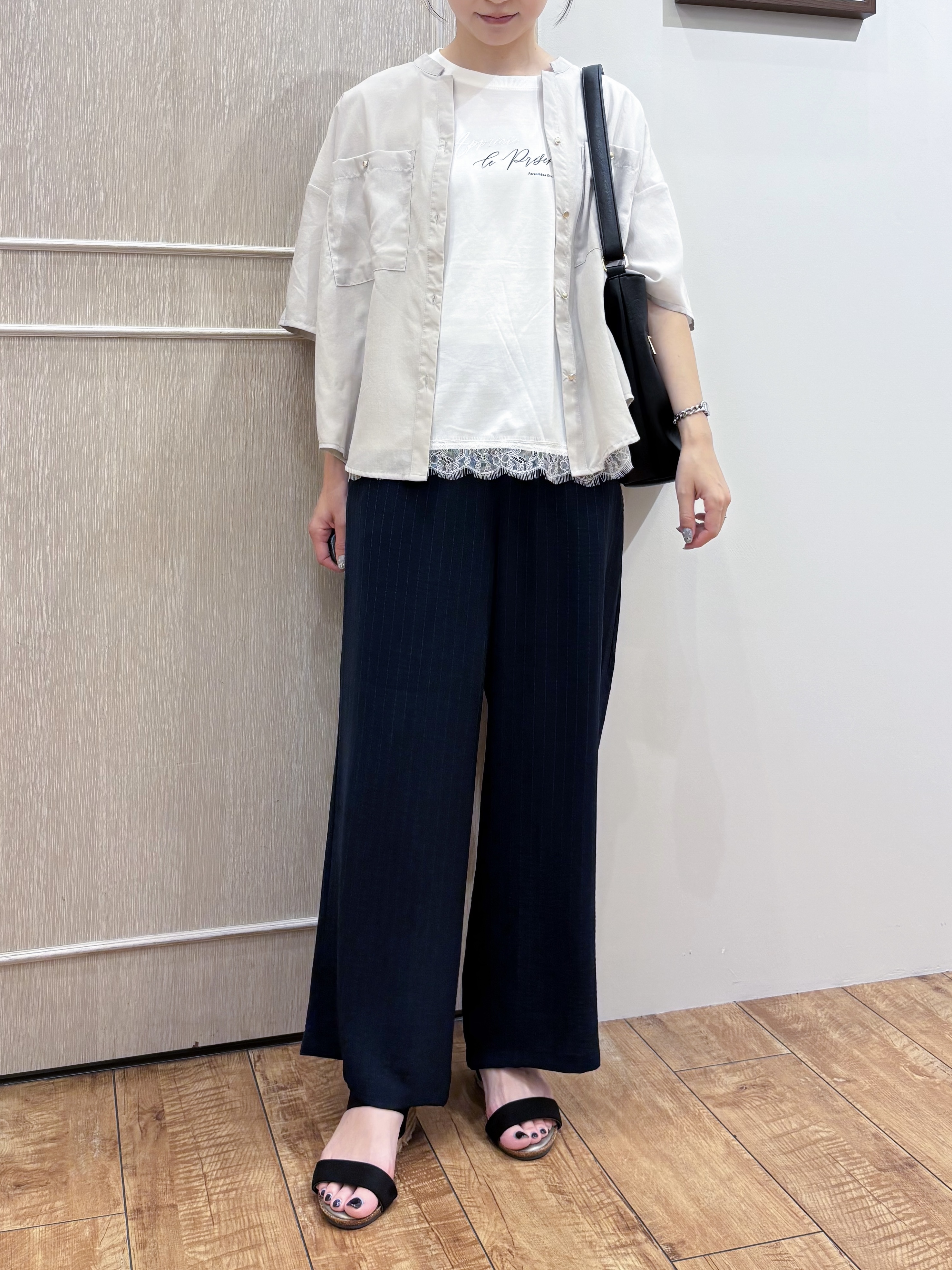 なみさんの「SHOO･LA･RUE｜【洗濯機可/S-LL】大人の抜け感 ゆるっと5分袖シャツ」を使ったコーディネート