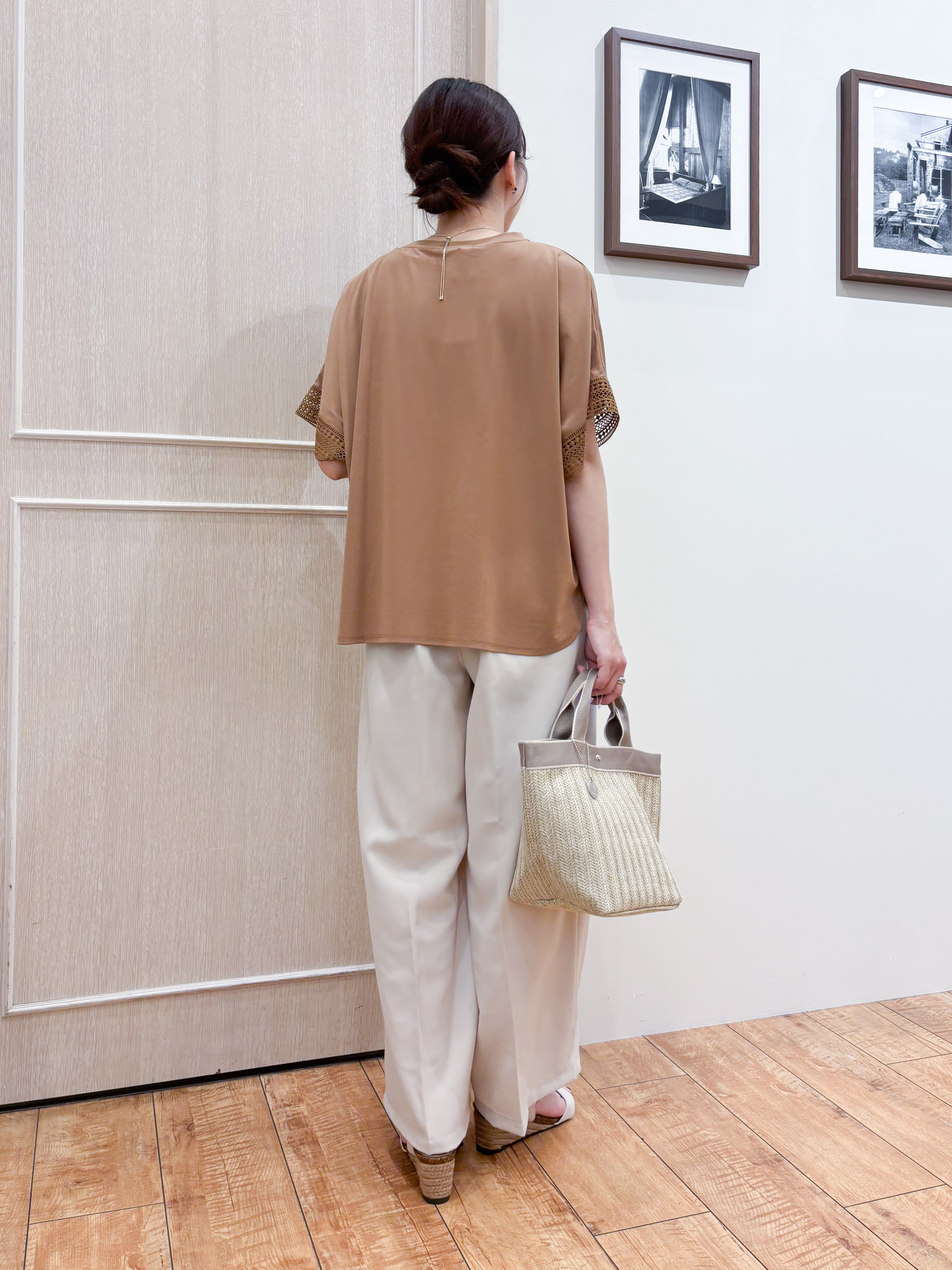 なみさんの「SHOO･LA･RUE｜【UV/洗濯機可/体型カバー】ヒップ周りが隠せる お袖レースTシャツ」を使ったコーディネート