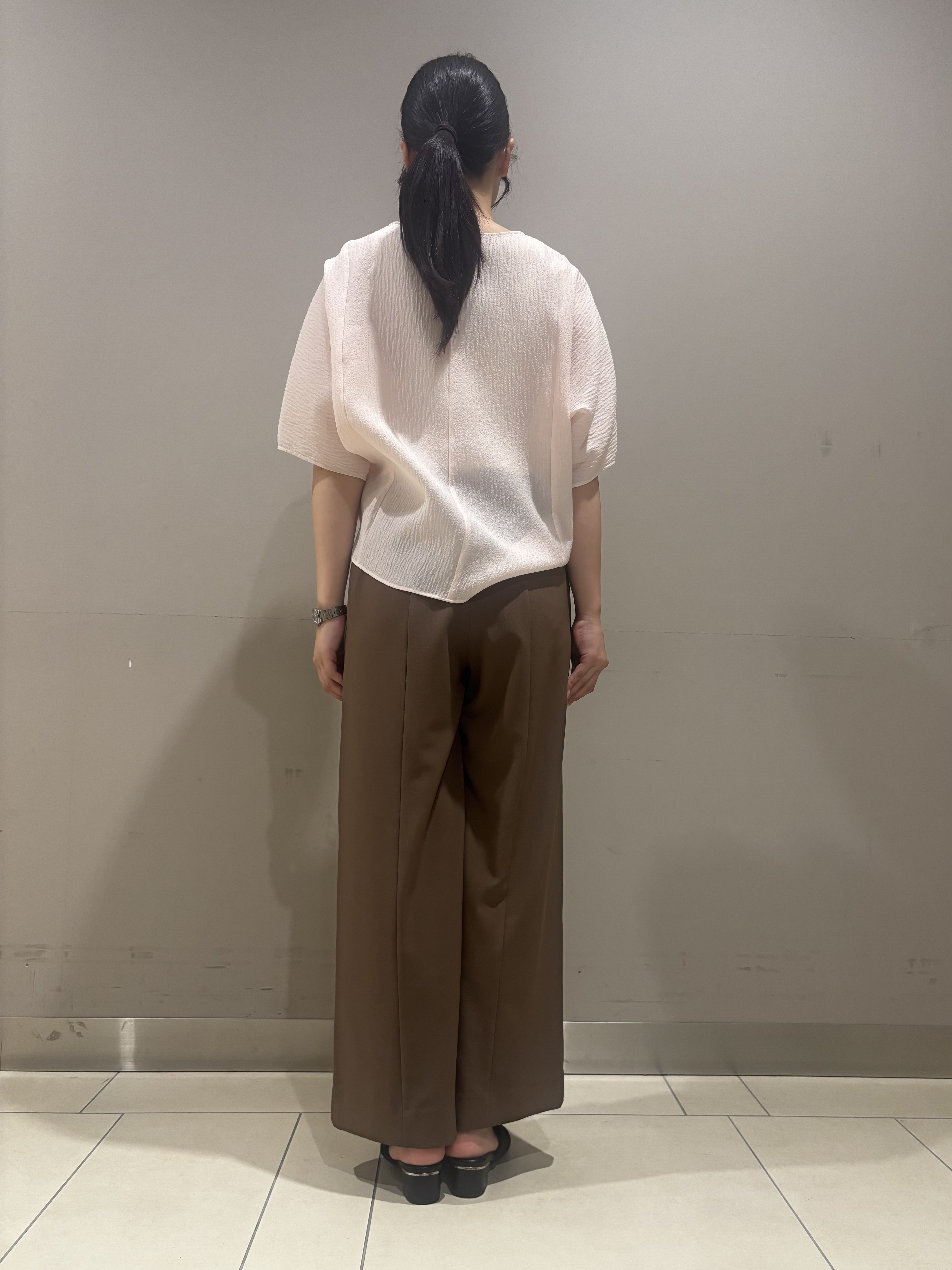 Misakiさんの「INDIVI｜【華奢見え】ジャカード ドルマントップス」を使ったコーディネート
