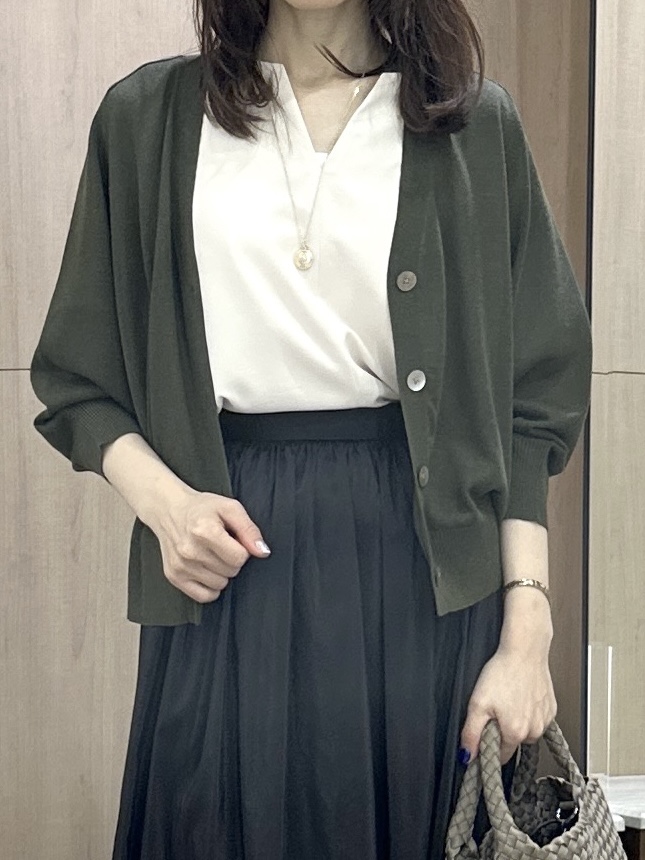 Miwaさんの「UNTITLED｜【アンサンブル可/シアー】リネンエステルカーディガン」を使ったコーディネート