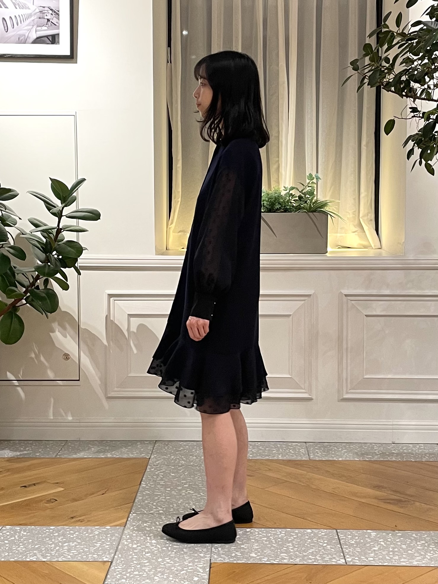 Lilyさんの「DRESSTERIOR｜◆【ウォッシャブル】ダブルクロスボリュームスリーブミニワンピース」を使ったコーディネート