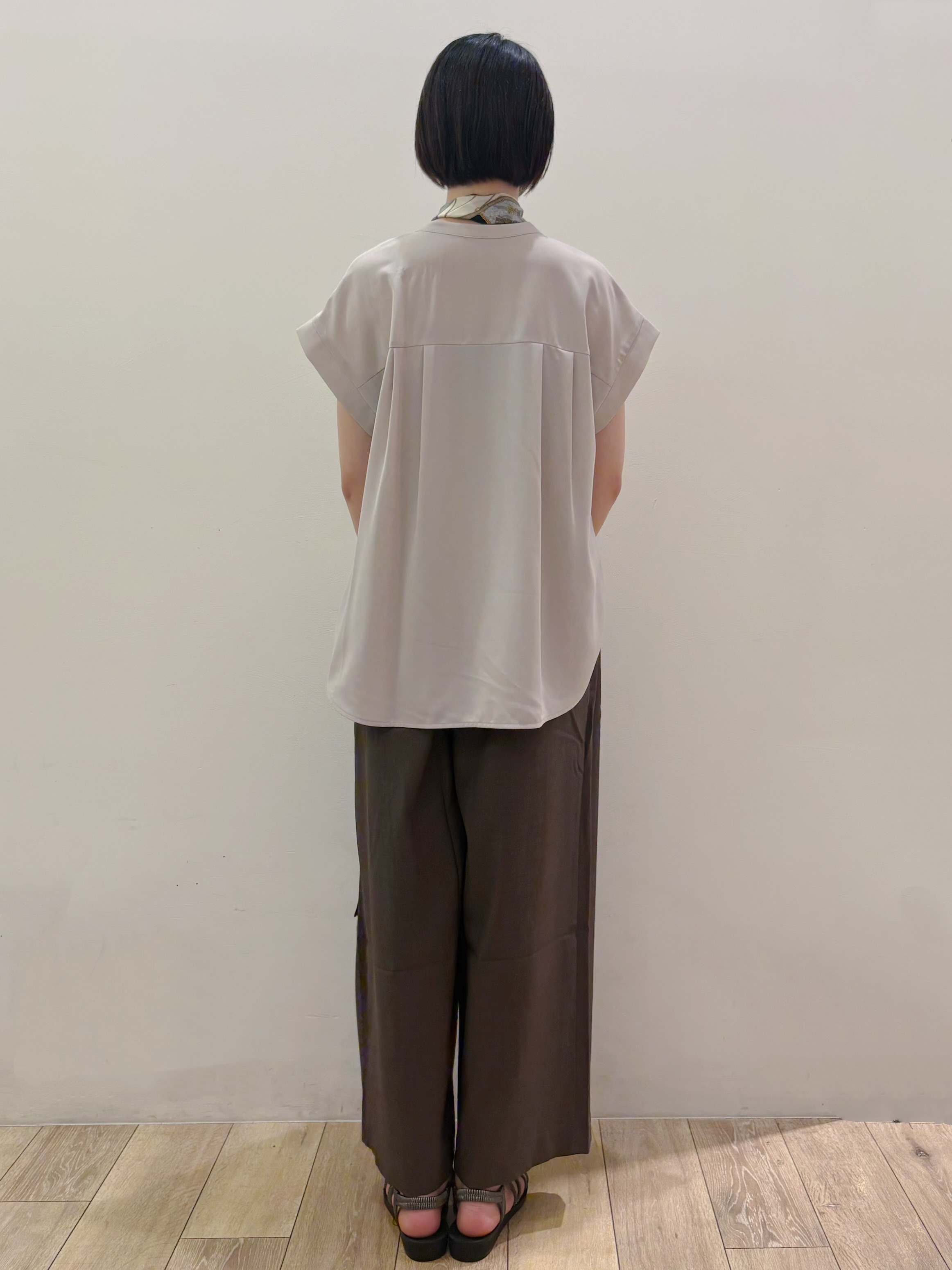RINさんの「OPAQUE.CLIP｜【ストレッチ／防シワ／洗濯機OK】スキッパーブラウス《SS～LL／5col／セットアップ可》」を使ったコーディネート