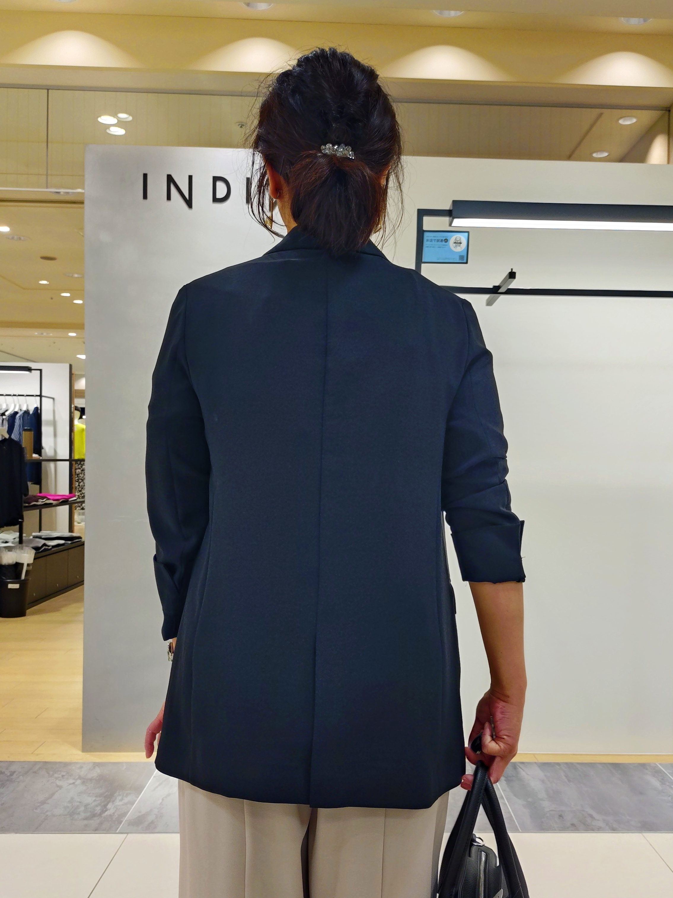 TOMOMIさんの「INDIVI｜【接触冷感/防シワ/着る日傘】イージーワイドパンツ」を使ったコーディネート