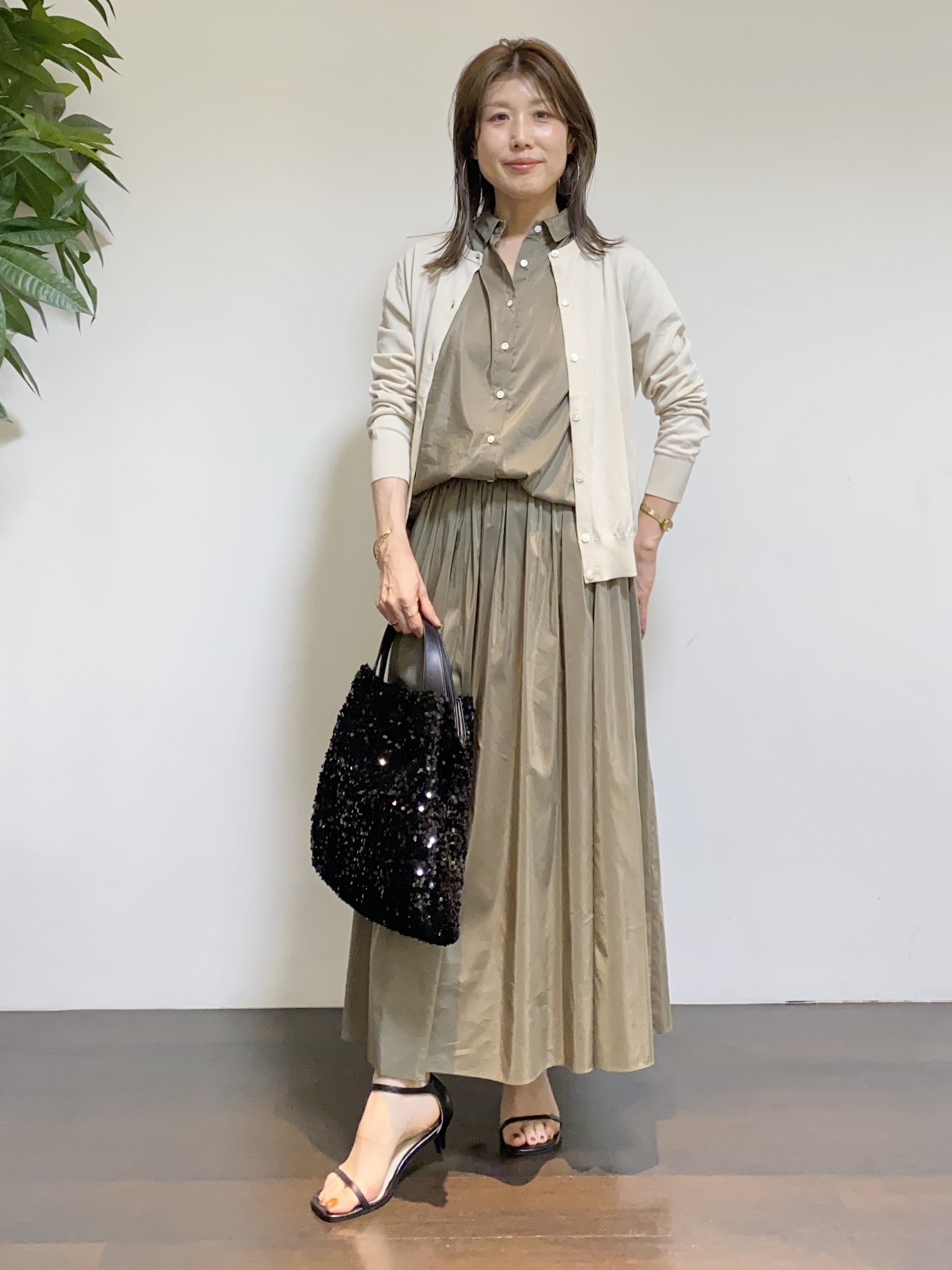 tomoさんの「UNTITLED｜◆【9色展開/アンサンブル可】コットンクルーネックカーディガン」を使ったコーディネート