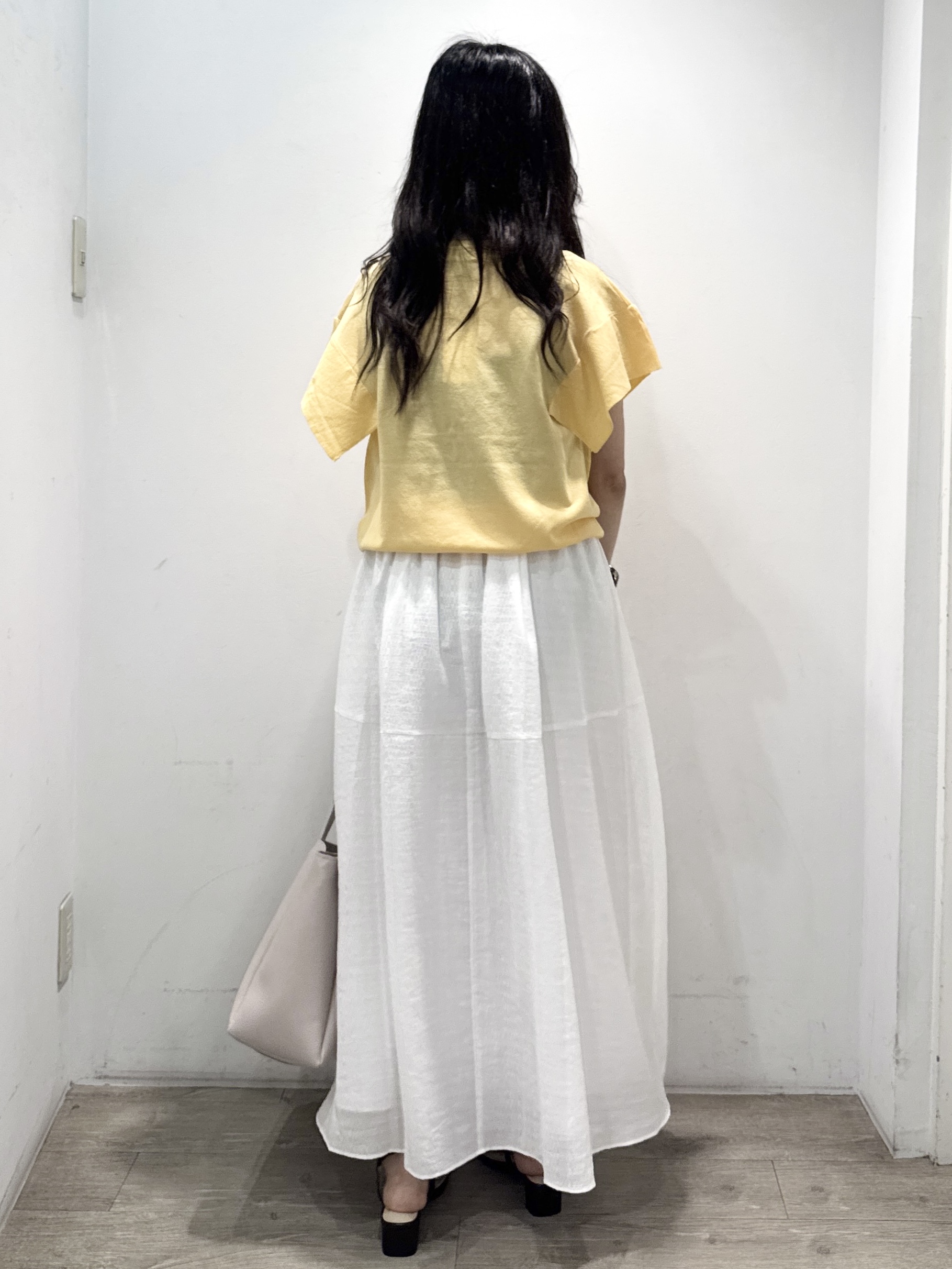 yuicciさんの「OPAQUE.CLIP｜『STORY Web7月掲載』ドライタッチラメニット《UV／洗える／6col》」を使ったコーディネート