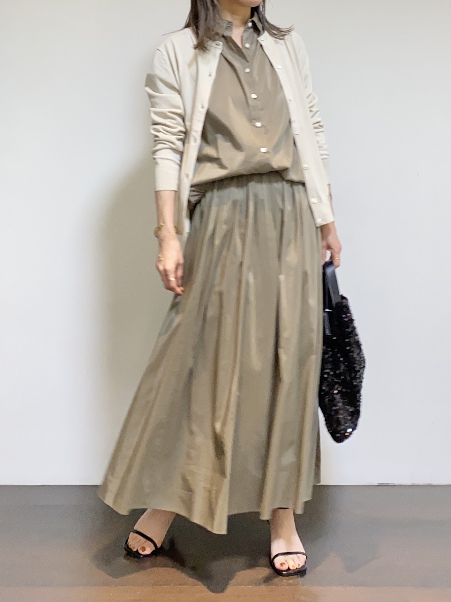 tomoさんの「UNTITLED｜◆【9色展開/アンサンブル可】コットンクルーネックカーディガン」を使ったコーディネート