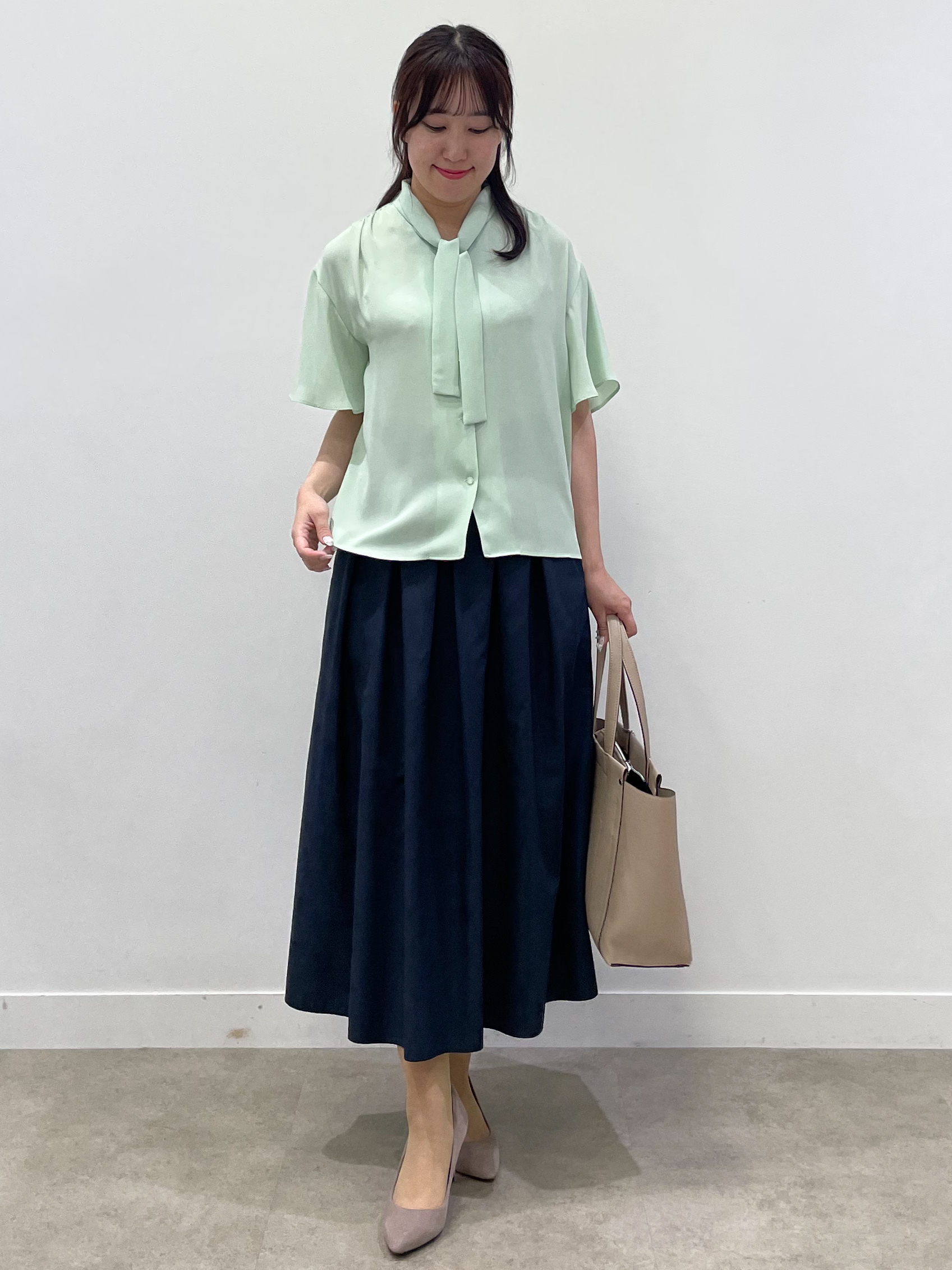 yukariさんの「Reflect｜【マシンウォッシュ可】フレアスリーブボウタイブラウス」を使ったコーディネート