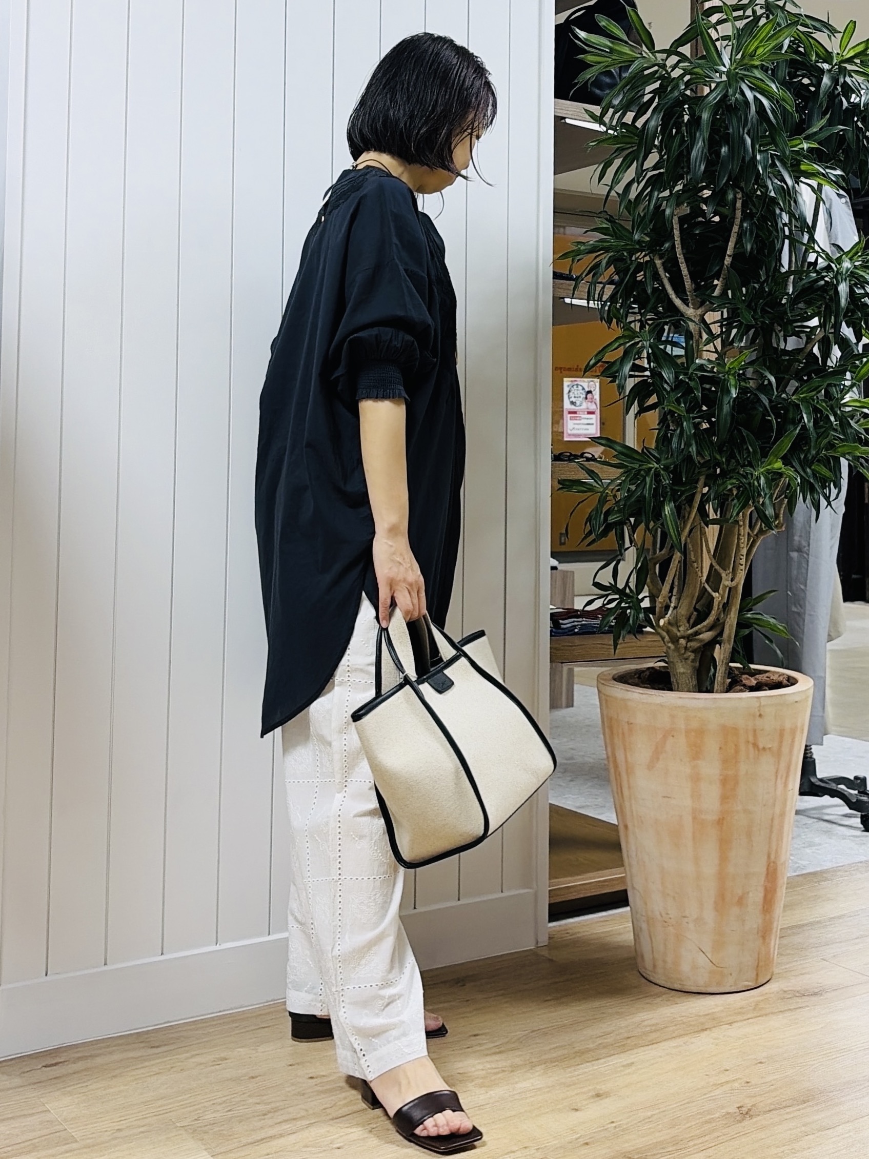 ISOさんの「Dessin｜インドコットン 刺繍ワンピース」を使ったコーディネート