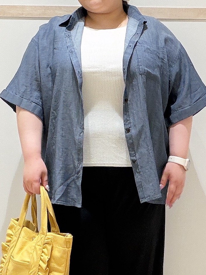 ゆめかさんの「SHOO･LA･RUE｜【S-LL/洗濯機可/綿100%】やわらかシアーデニム 5分袖ポケットシャツ」を使ったコーディネート