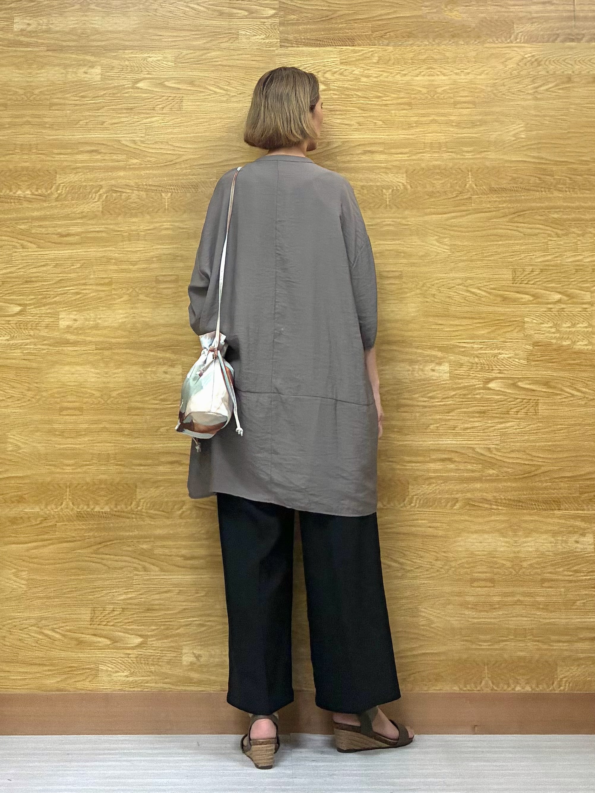 もすさんの「SHOO･LA･RUE｜【S-LL/洗濯後しわになりにくい】ゆるっと体型カバー 7分袖コクーンチュニック」を使ったコーディネート