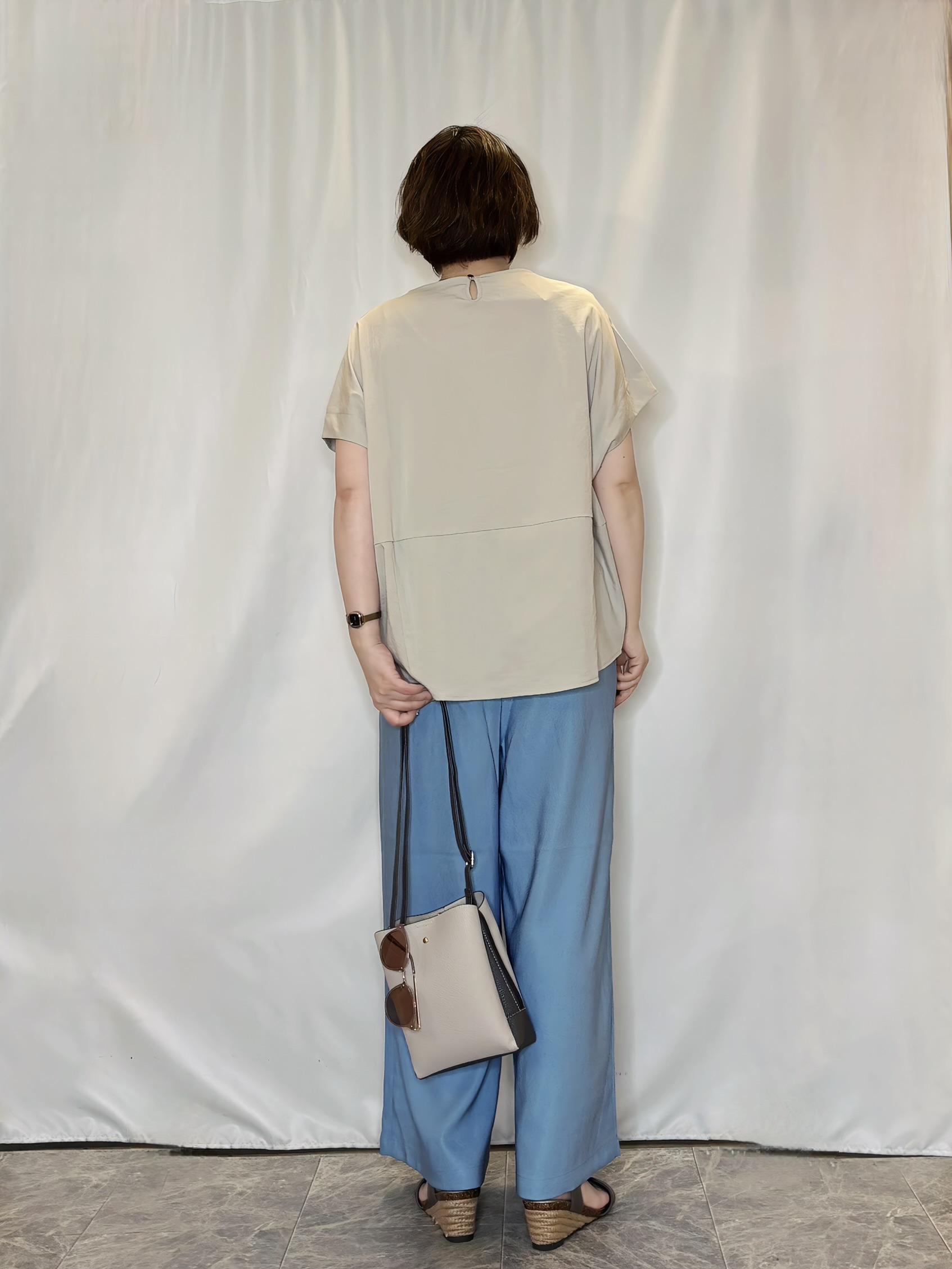たみさんの「SHOO･LA･RUE｜【洗濯機可/セットアップ可】軽凛(かろりん) シンプル上品 切替コクーントップス」を使ったコーディネート