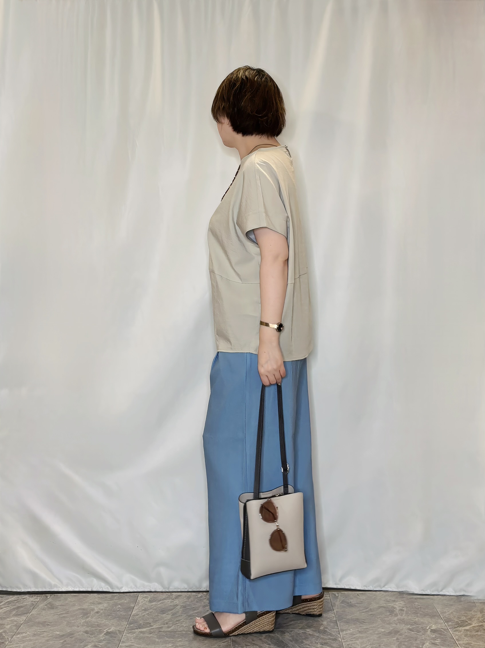 たみさんの「SHOO･LA･RUE｜【洗濯機可/セットアップ可】軽凛(かろりん) シンプル上品 切替コクーントップス」を使ったコーディネート