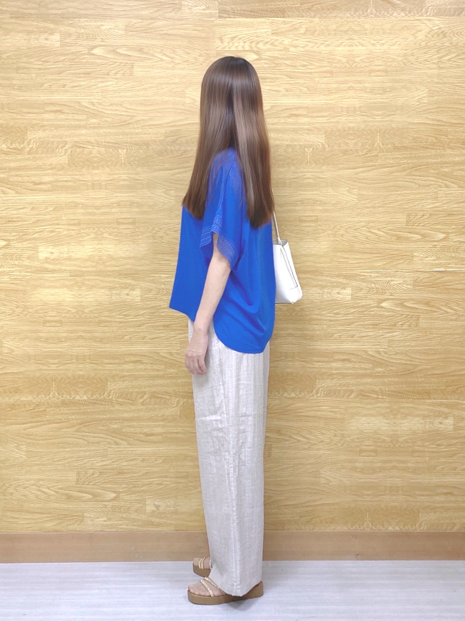 ユキニーズさんの「SHOO･LA･RUE｜【UV/洗濯機可/体型カバー】ヒップ周りが隠せる お袖レースTシャツ」を使ったコーディネート