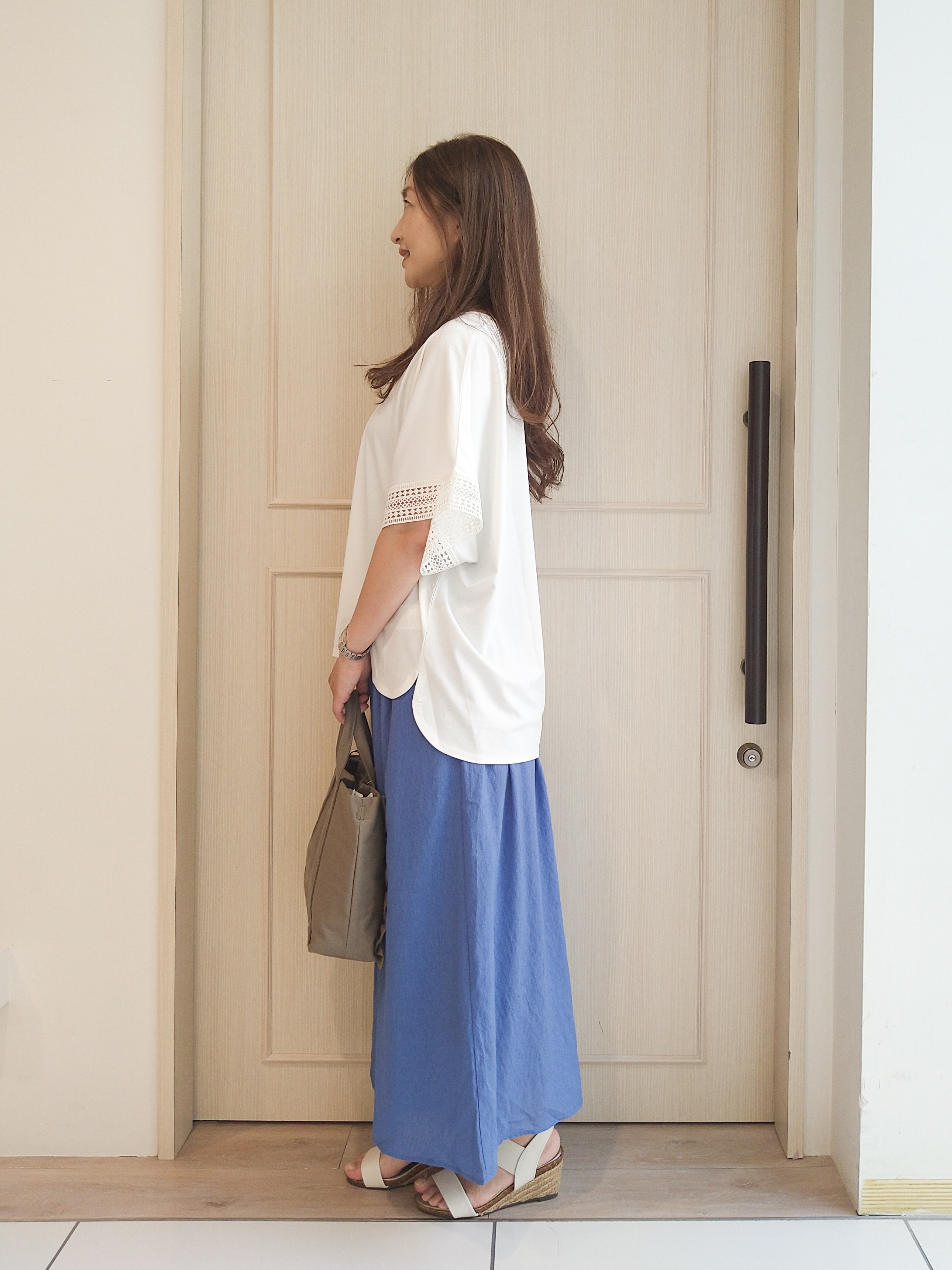 mi-saさんの「SHOO･LA･RUE｜【UV/洗濯機可/体型カバー】ヒップ周りが隠せる お袖レースTシャツ」を使ったコーディネート