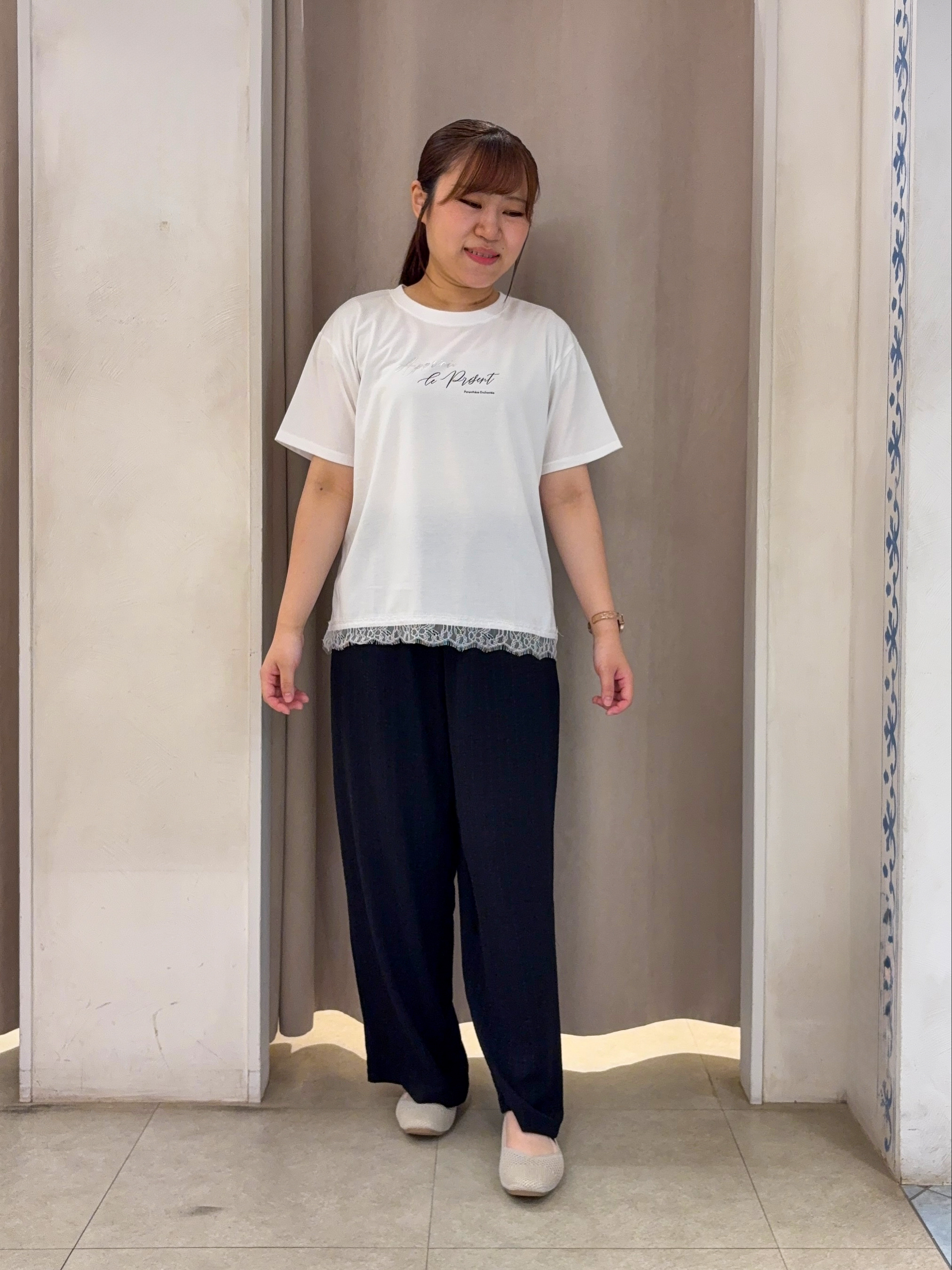 SO(R)Aさんの「SHOO･LA･RUE｜【洗濯機可/体型カバー】二の腕隠れる ゆるっとドルマンバンドカラーシャツ」を使ったコーディネート