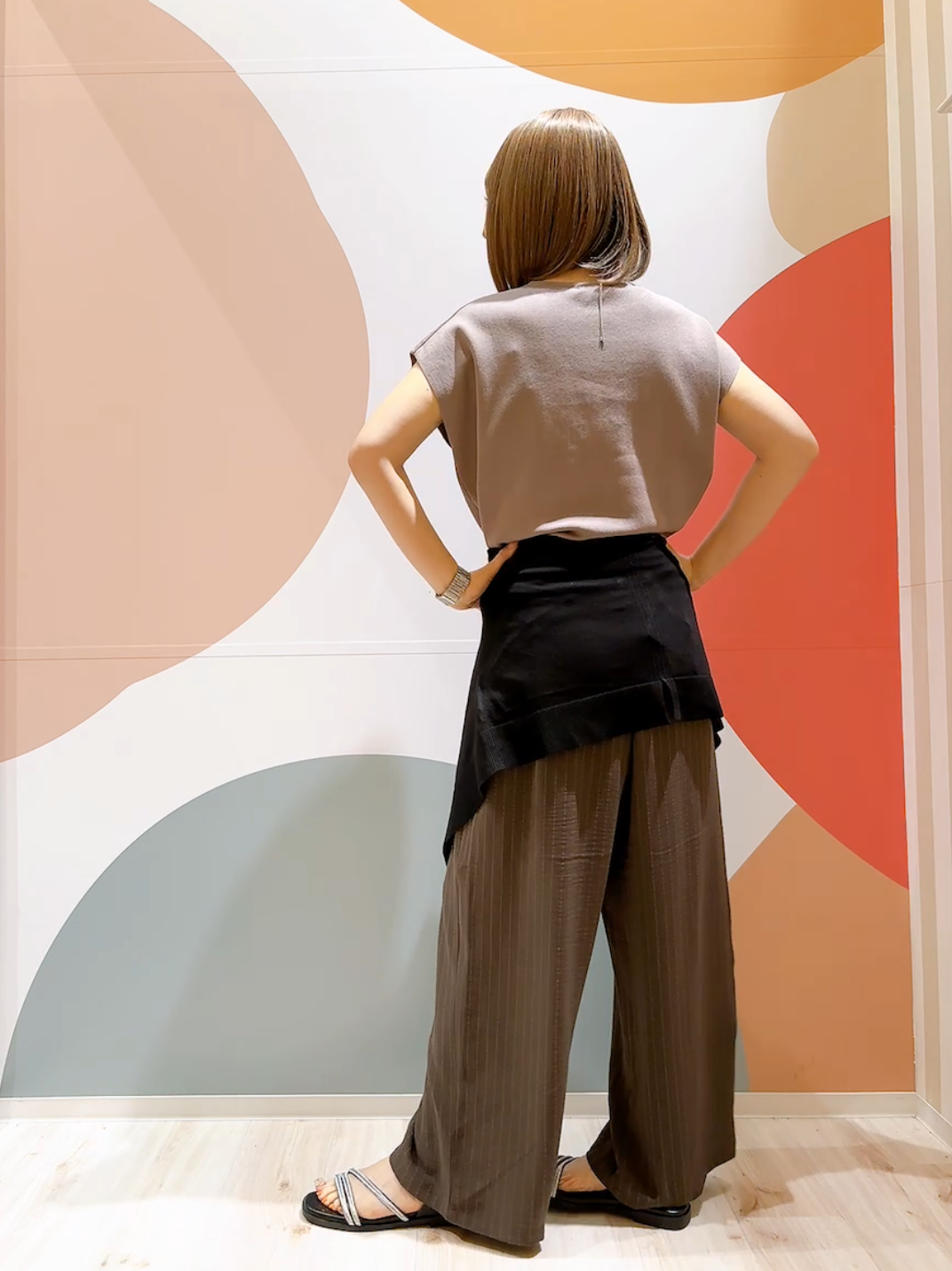長男さんの「SHOO･LA･RUE｜【洗濯機可/S-LL】インせず着られる 大人シンプルニット」を使ったコーディネート