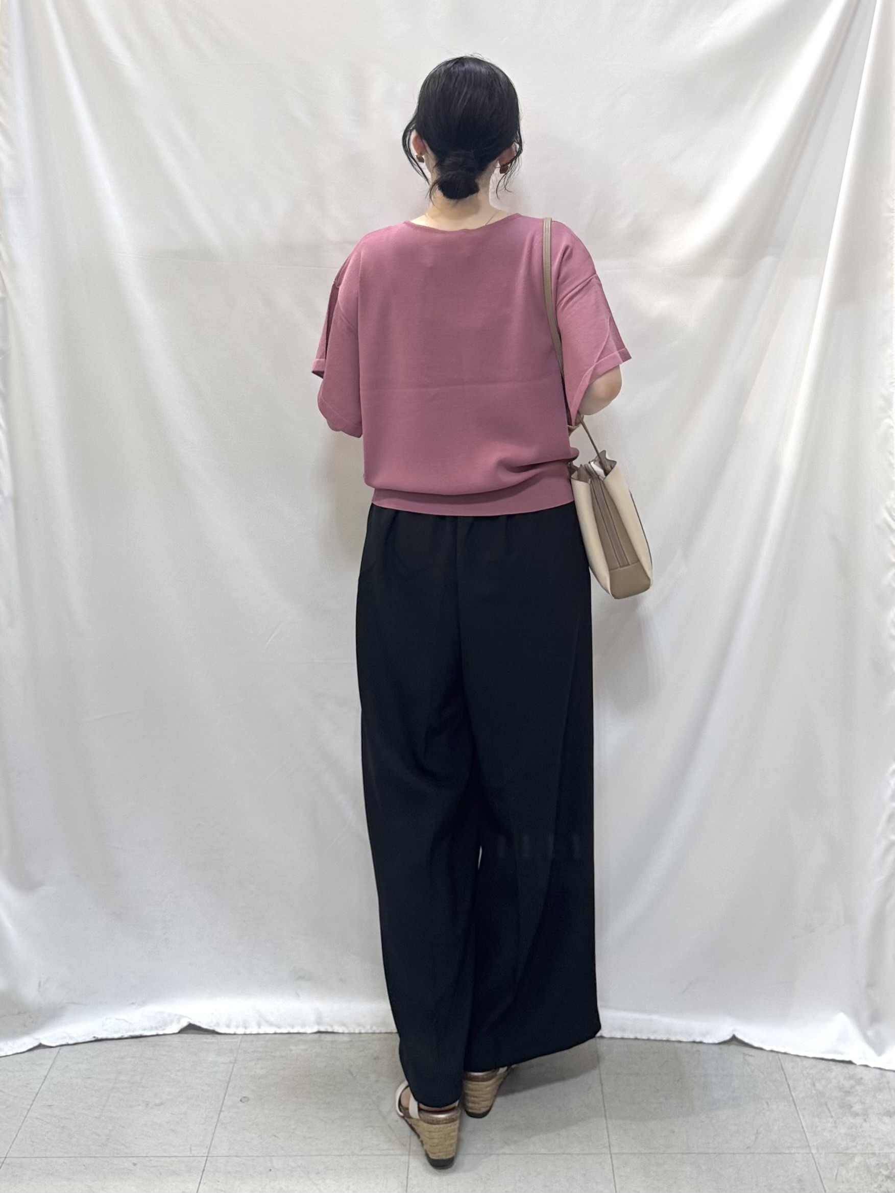 𝐇𝐢𝐫𝐨𝐦𝐢さんの「SHOO･LA･RUE｜【S-LL/洗濯機可】インせず着られる ひらり袖ニット」を使ったコーディネート