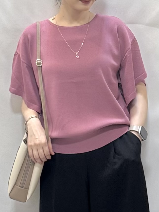 𝐇𝐢𝐫𝐨𝐦𝐢さんの「SHOO･LA･RUE｜【S-LL/洗濯機可】インせず着られる ひらり袖ニット」を使ったコーディネート