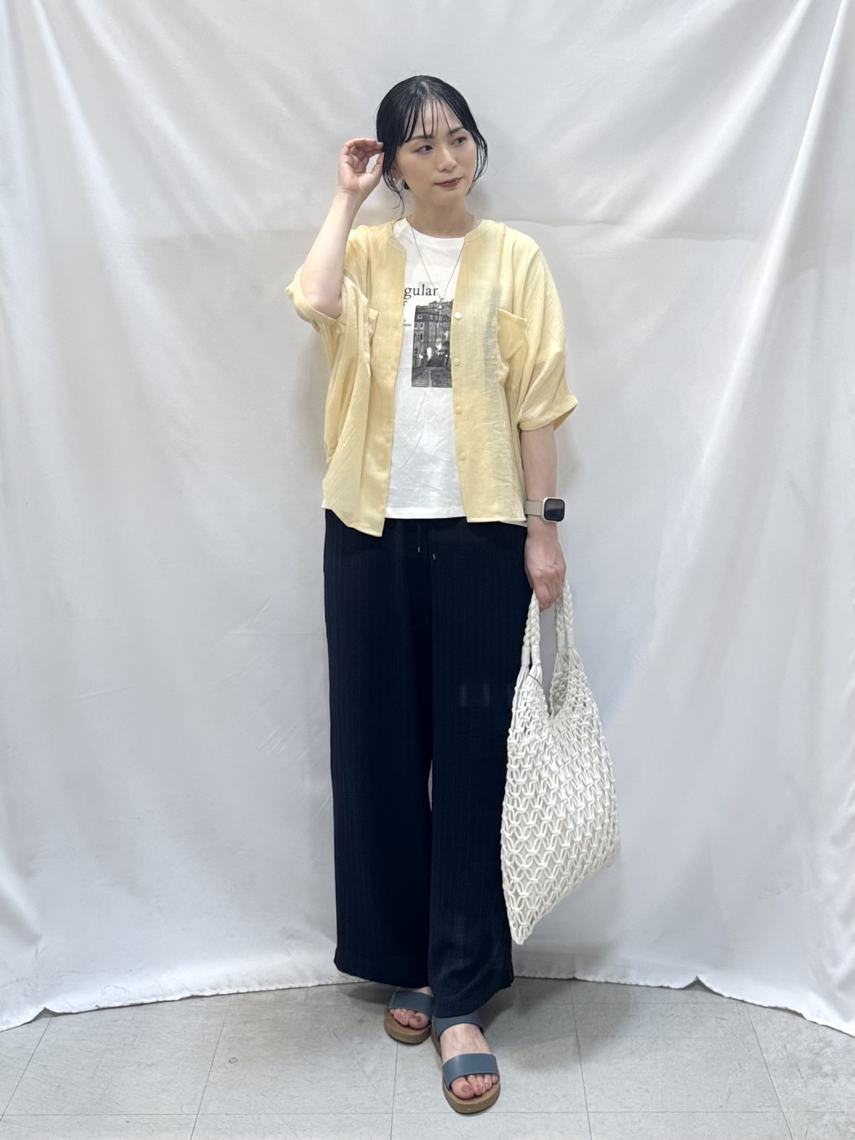 𝐇𝐢𝐫𝐨𝐦𝐢さんの「SHOO･LA･RUE｜【洗濯機可/選べる6色】程よいシアー感が涼し気 ゆったりワッシャードルマンブラウス」を使ったコーディネート