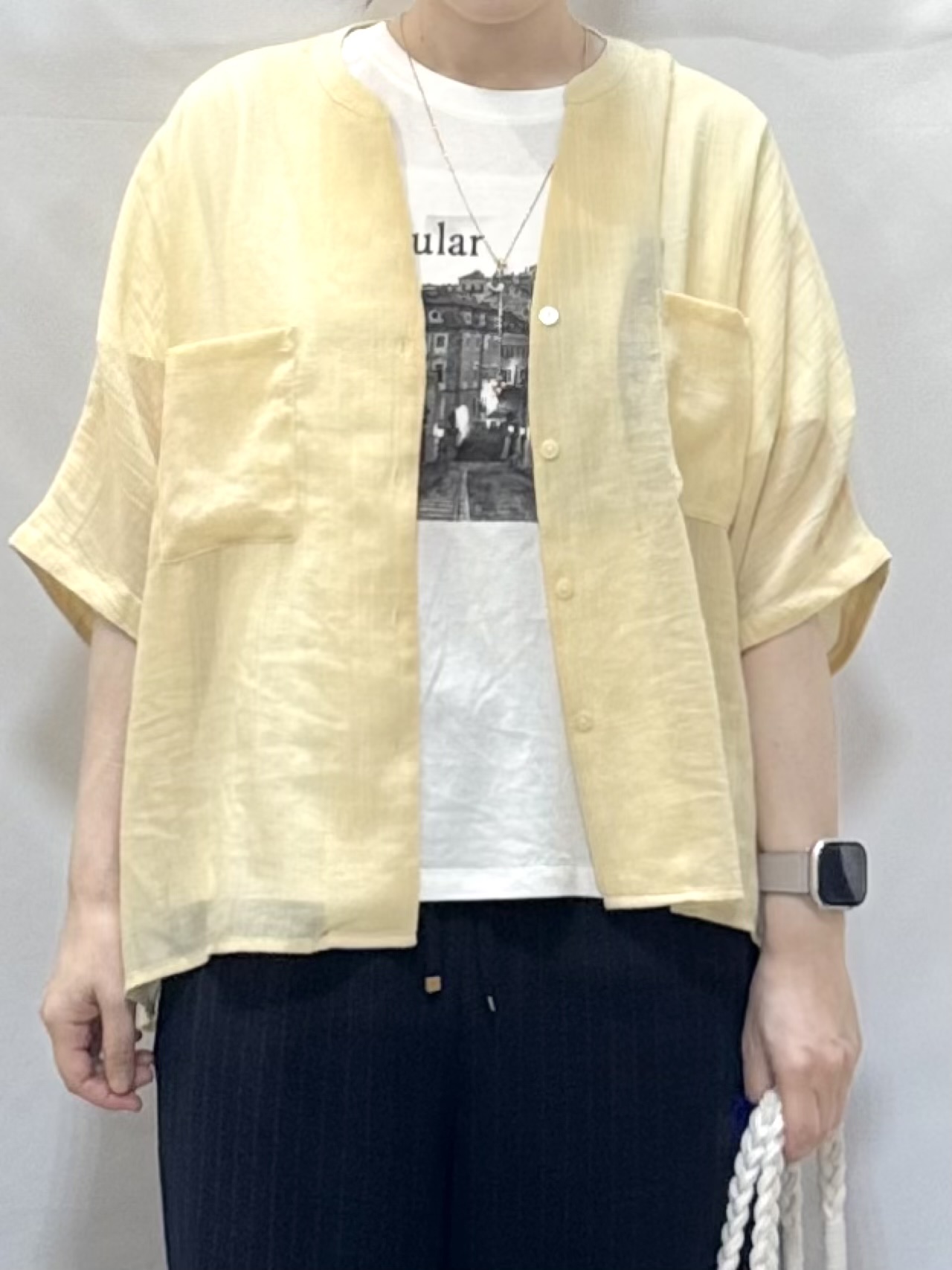 𝐇𝐢𝐫𝐨𝐦𝐢さんの「SHOO･LA･RUE｜【洗濯機可/選べる6色】程よいシアー感が涼し気 ゆったりワッシャードルマンブラウス」を使ったコーディネート