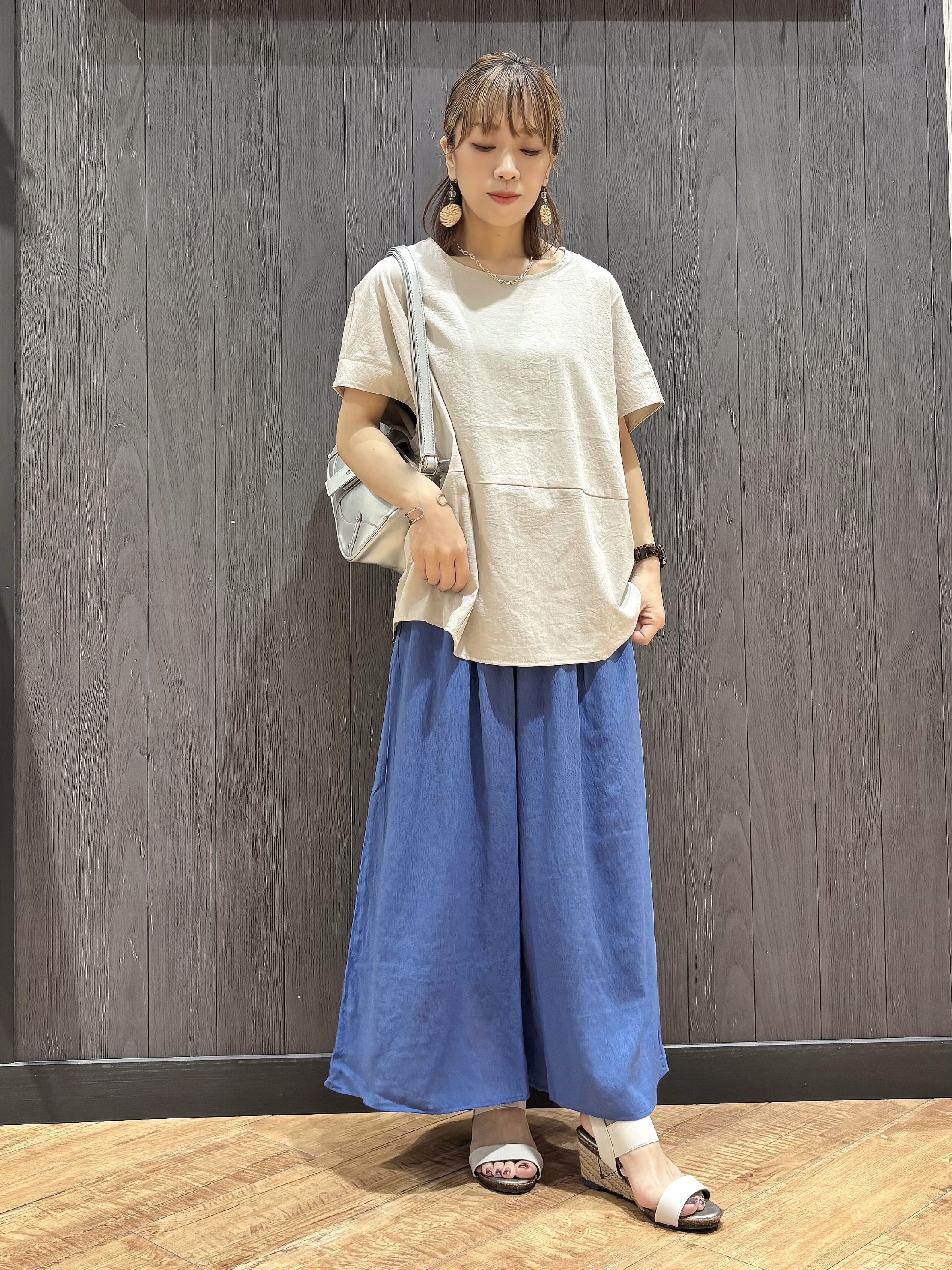 meiさんの「SHOO･LA･RUE｜【洗濯機可/セットアップ可】軽凛(かろりん) シンプル上品 切替コクーントップス」を使ったコーディネート