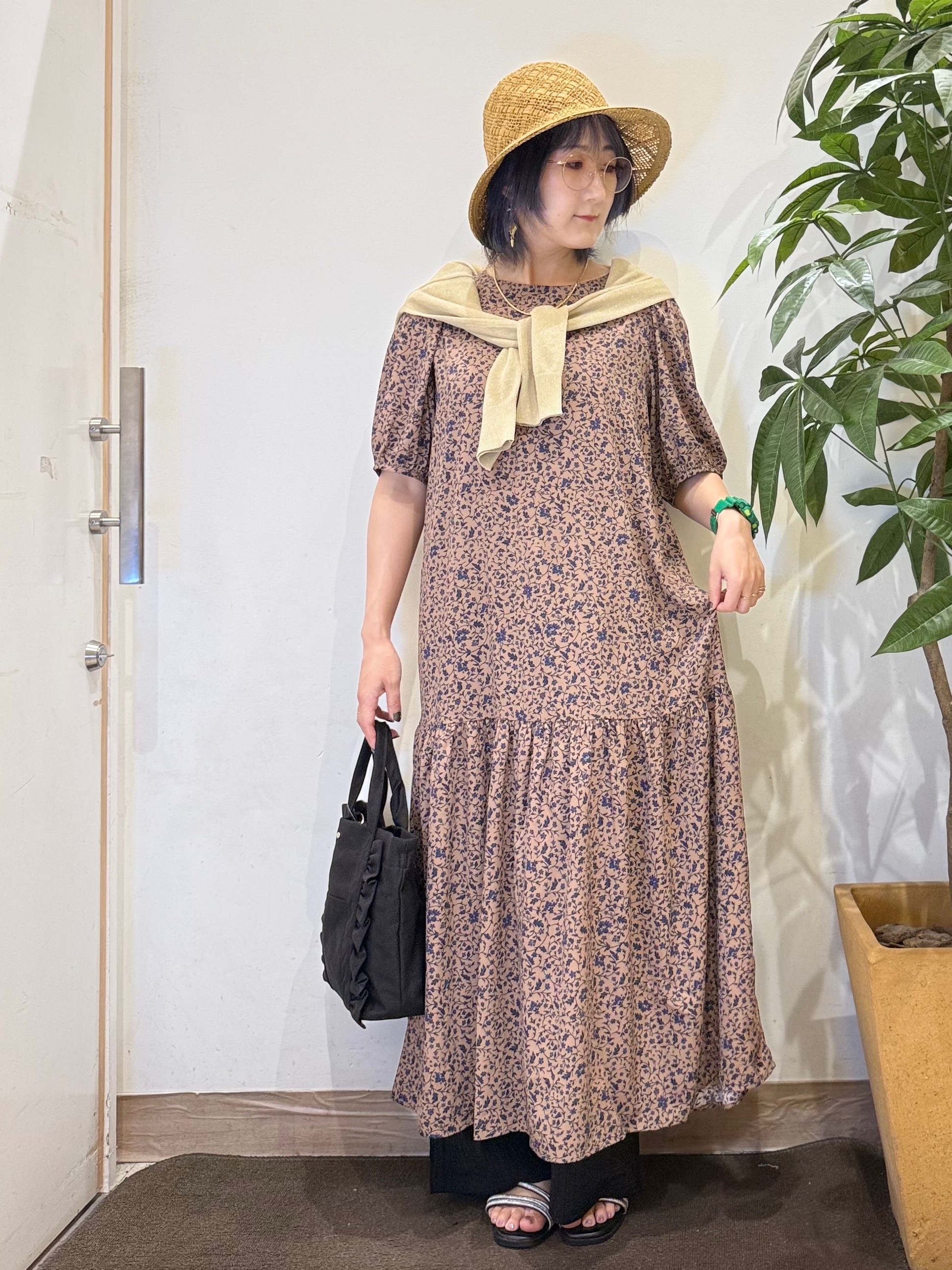 misakiさんの「SHOO･LA･RUE｜【通気性〇/洗濯機可/S-LL】シアーラメカーディガン」を使ったコーディネート