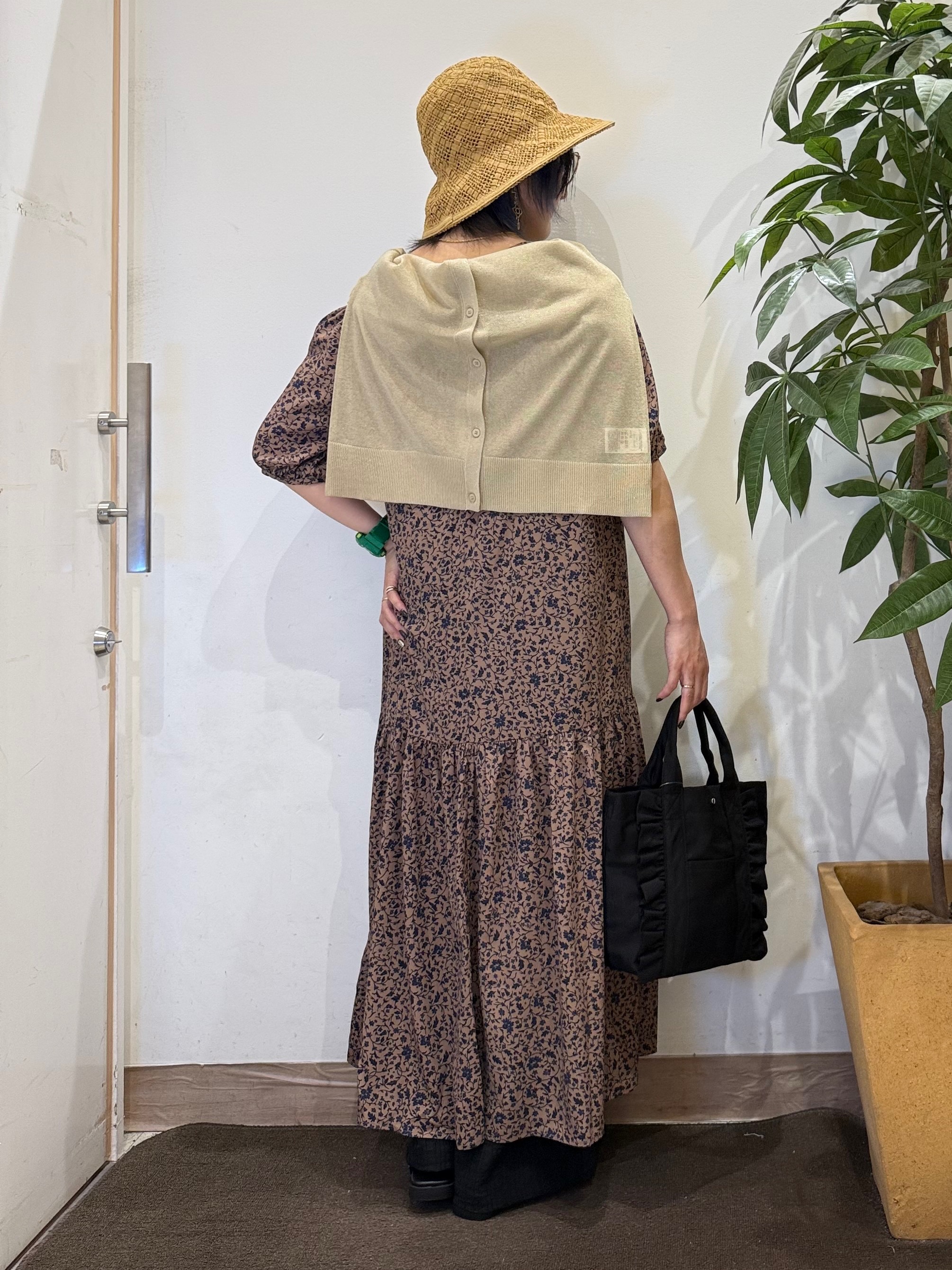 misakiさんの「SHOO･LA･RUE｜【通気性〇/洗濯機可/S-LL】シアーラメカーディガン」を使ったコーディネート