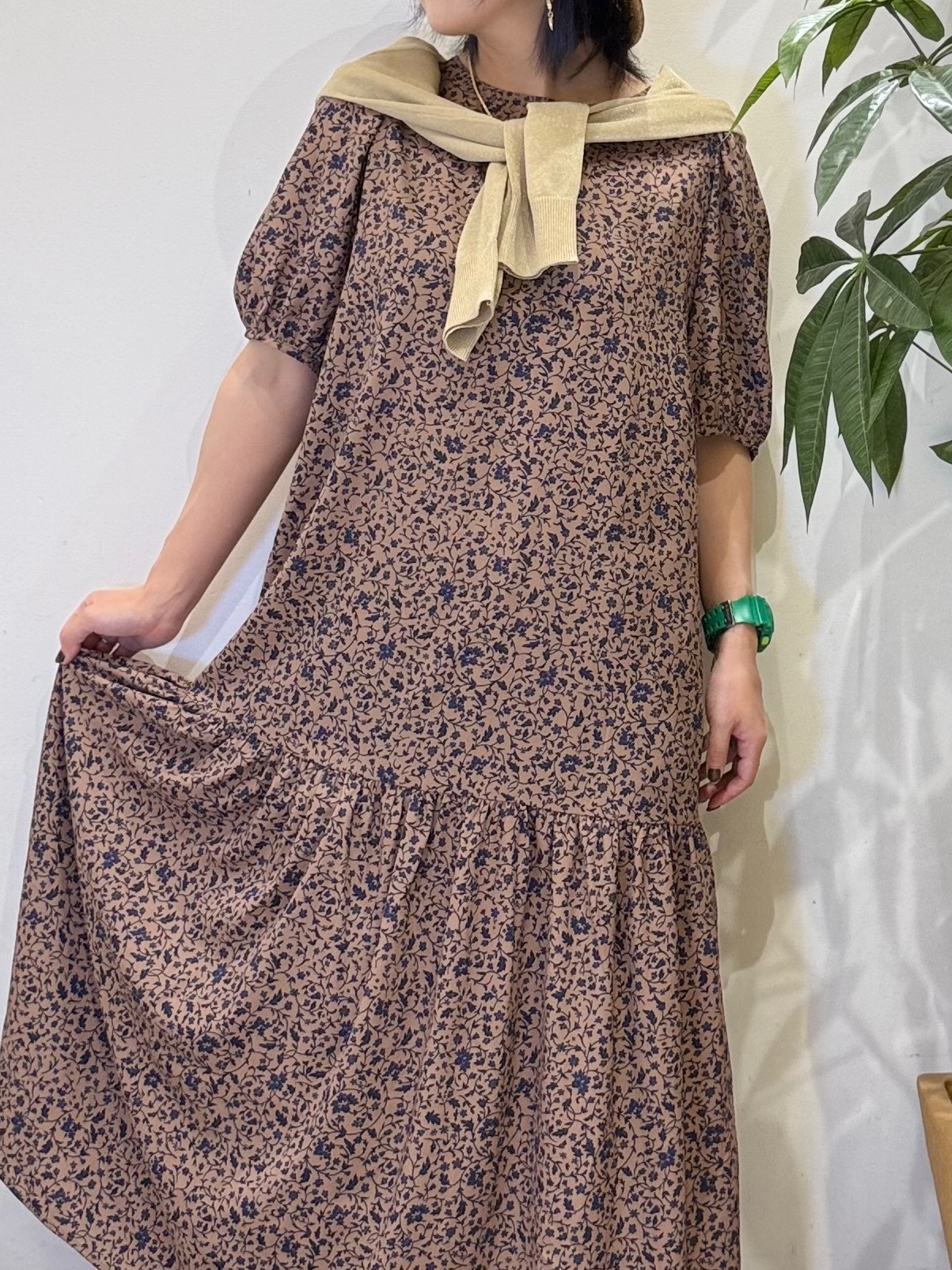 misakiさんの「SHOO･LA･RUE｜【通気性〇/洗濯機可/S-LL】シアーラメカーディガン」を使ったコーディネート