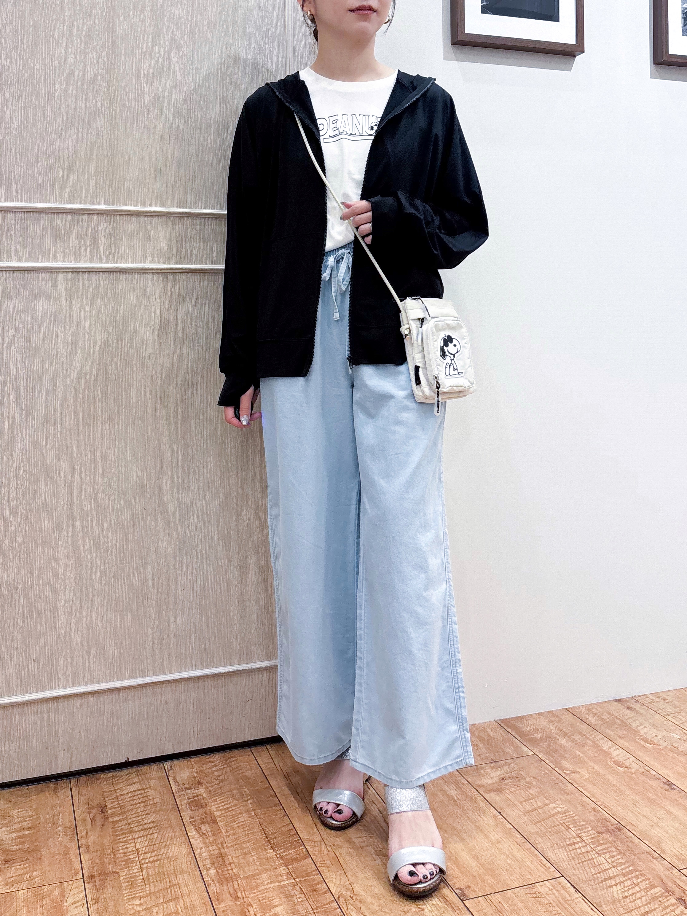 なみさんの「SHOO･LA･RUE｜【UV/S-LL/洗濯機可】手の甲から首元まで隠れる 指穴つき ドルマンパーカー」を使ったコーディネート