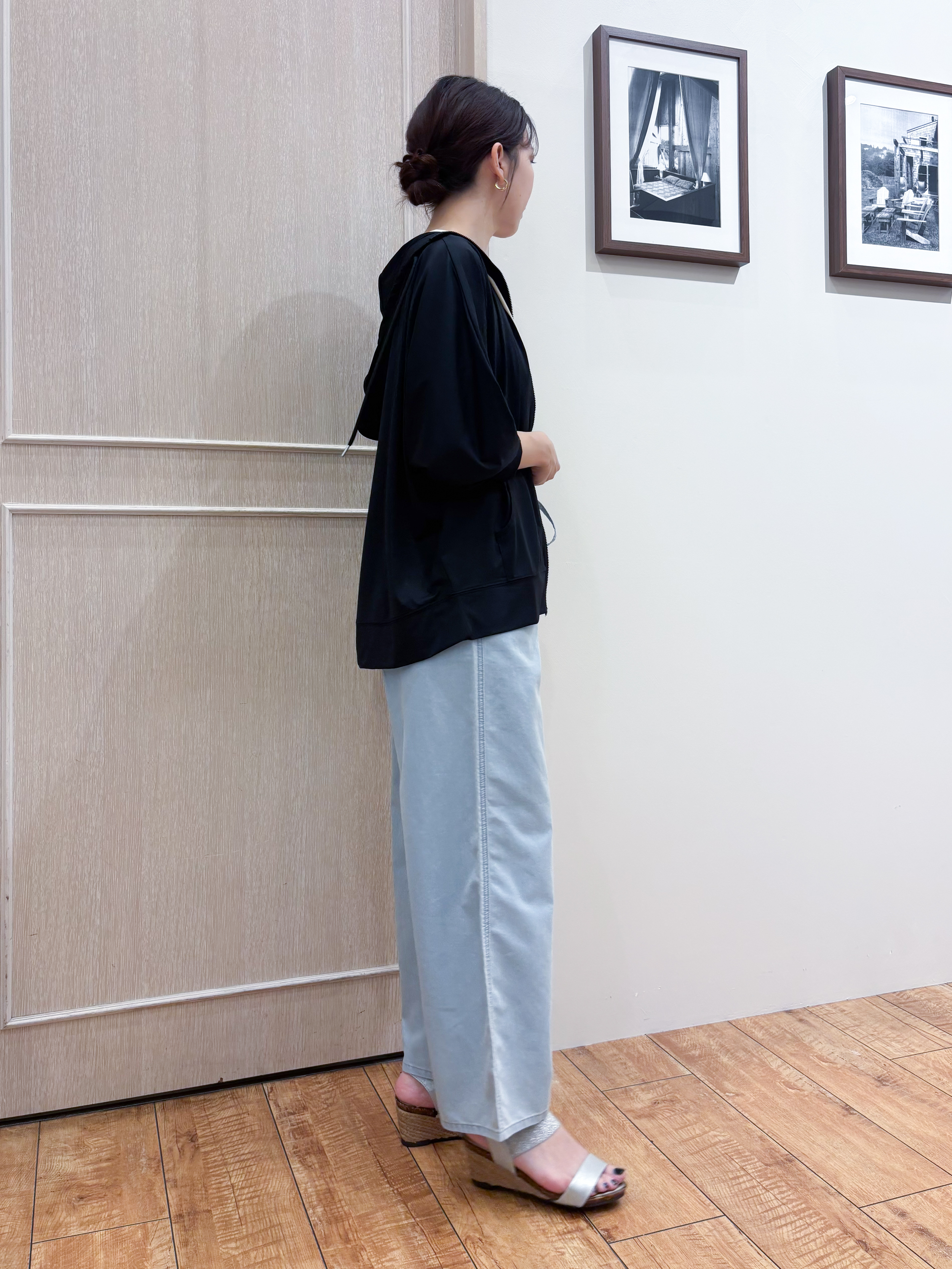 なみさんの「SHOO･LA･RUE｜【UV/S-LL/洗濯機可】手の甲から首元まで隠れる 指穴つき ドルマンパーカー」を使ったコーディネート