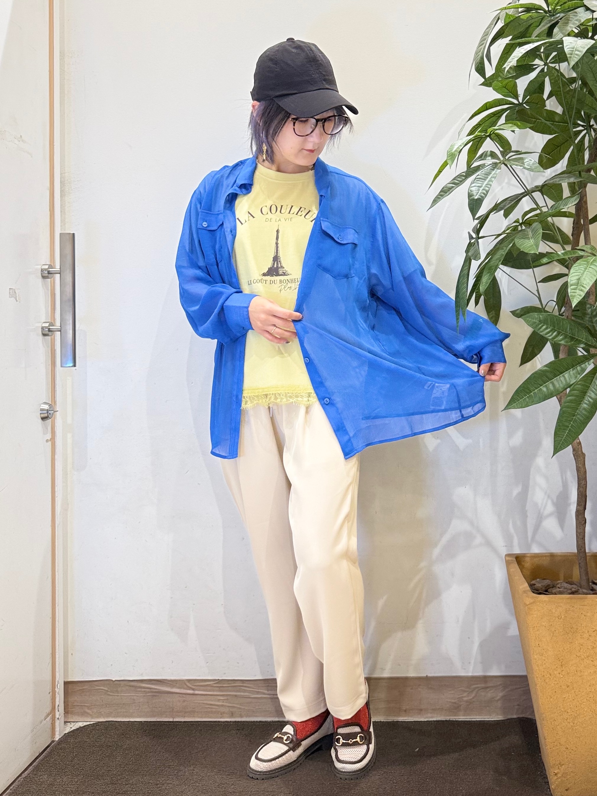 misakiさんの「SHOO･LA･RUE｜【洗濯機可】ダブルポケット 楊柳しぼしぼシアーシャツ」を使ったコーディネート