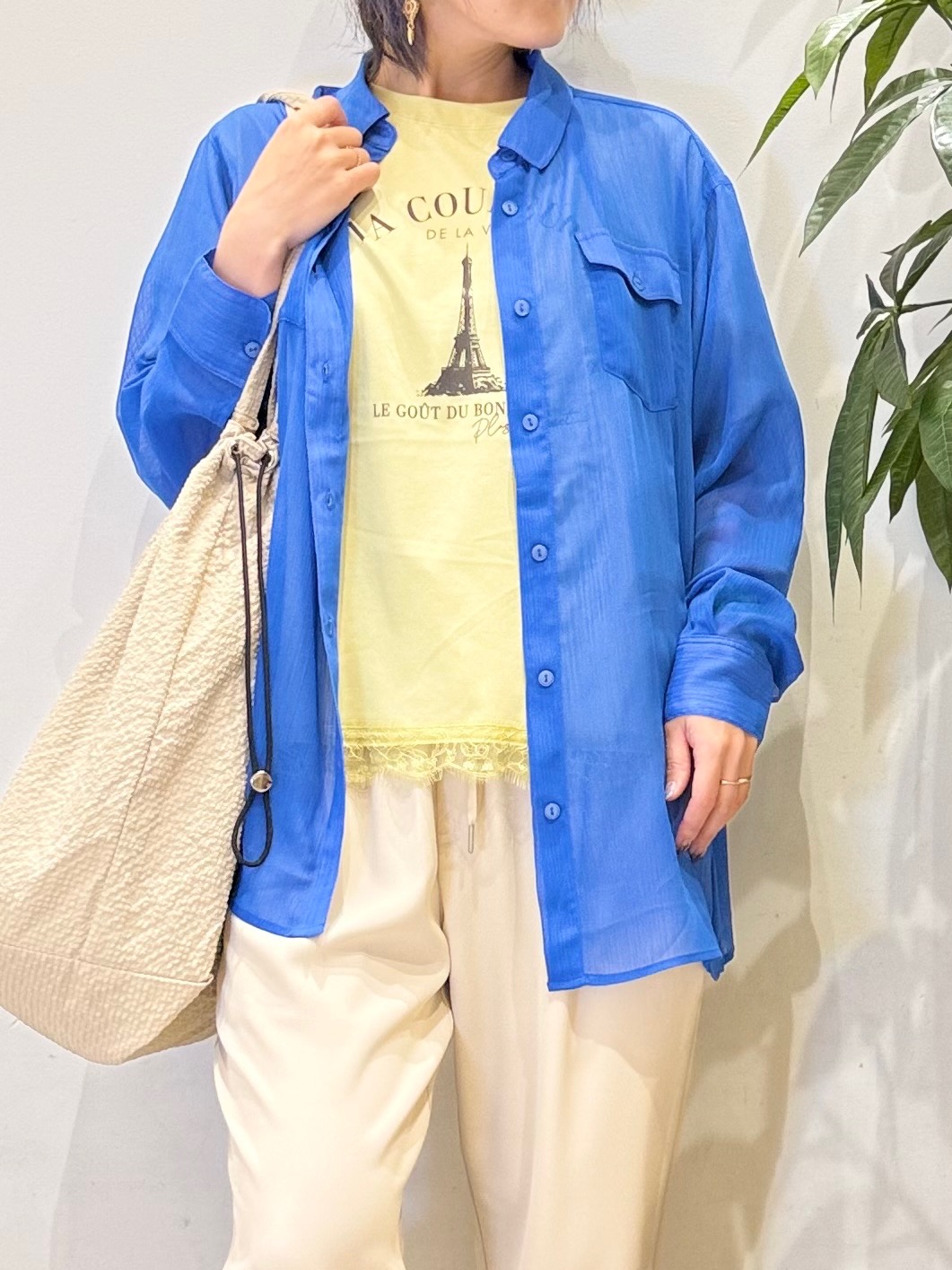 misakiさんの「SHOO･LA･RUE｜【洗濯機可】ダブルポケット 楊柳しぼしぼシアーシャツ」を使ったコーディネート