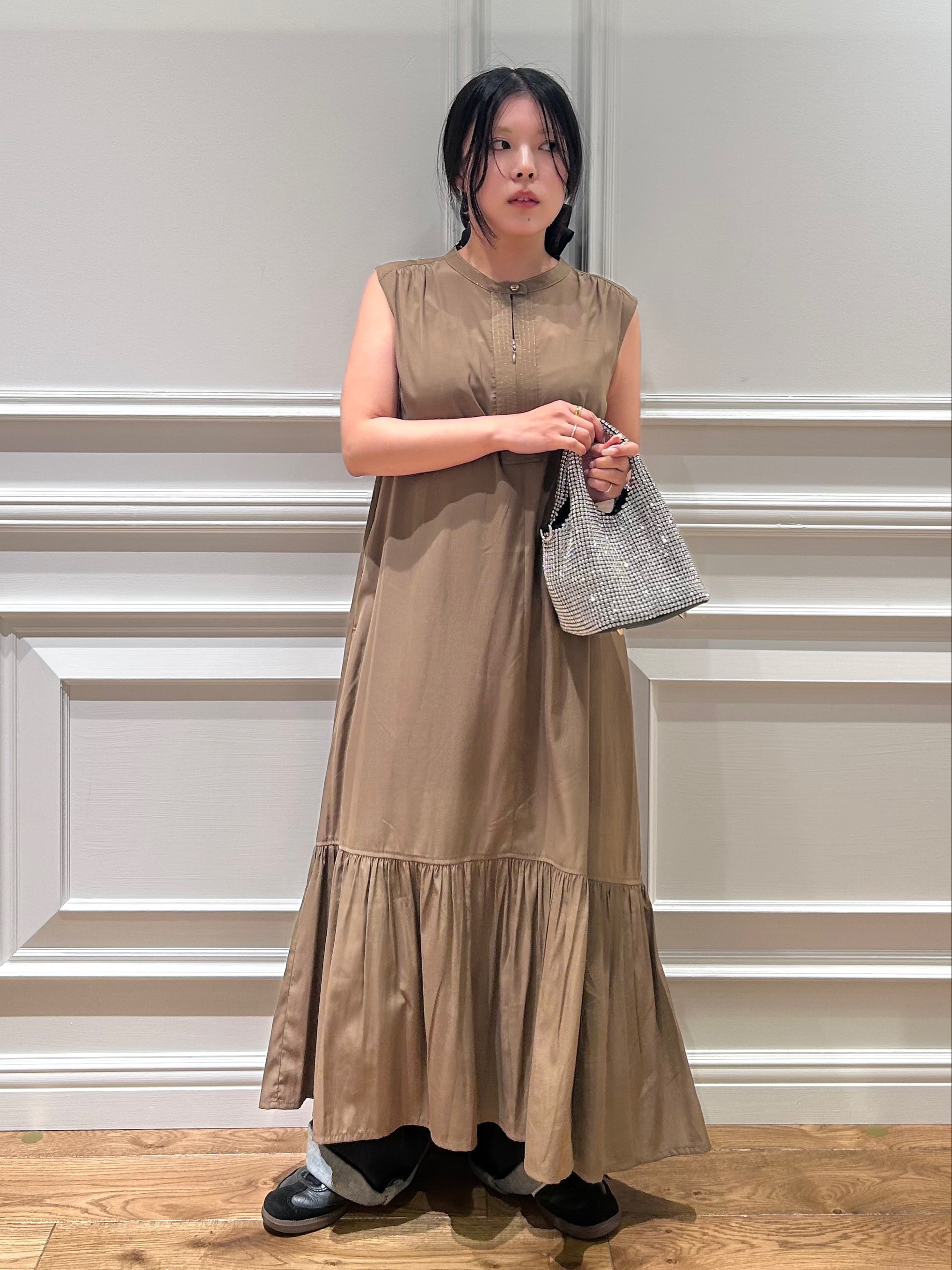 とりみさんの「DRESSTERIOR｜◆Dhyana．（ディアナドット）【2WAY】ビジュー キラキラ バッグ」を使ったコーディネート