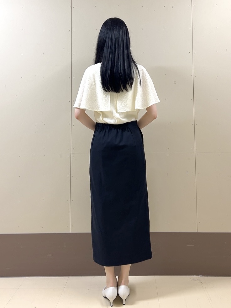 sechiさんの「UNTITLED｜【洗える/ストレッチ性/フェミニン】ケープデザインブラウス」を使ったコーディネート