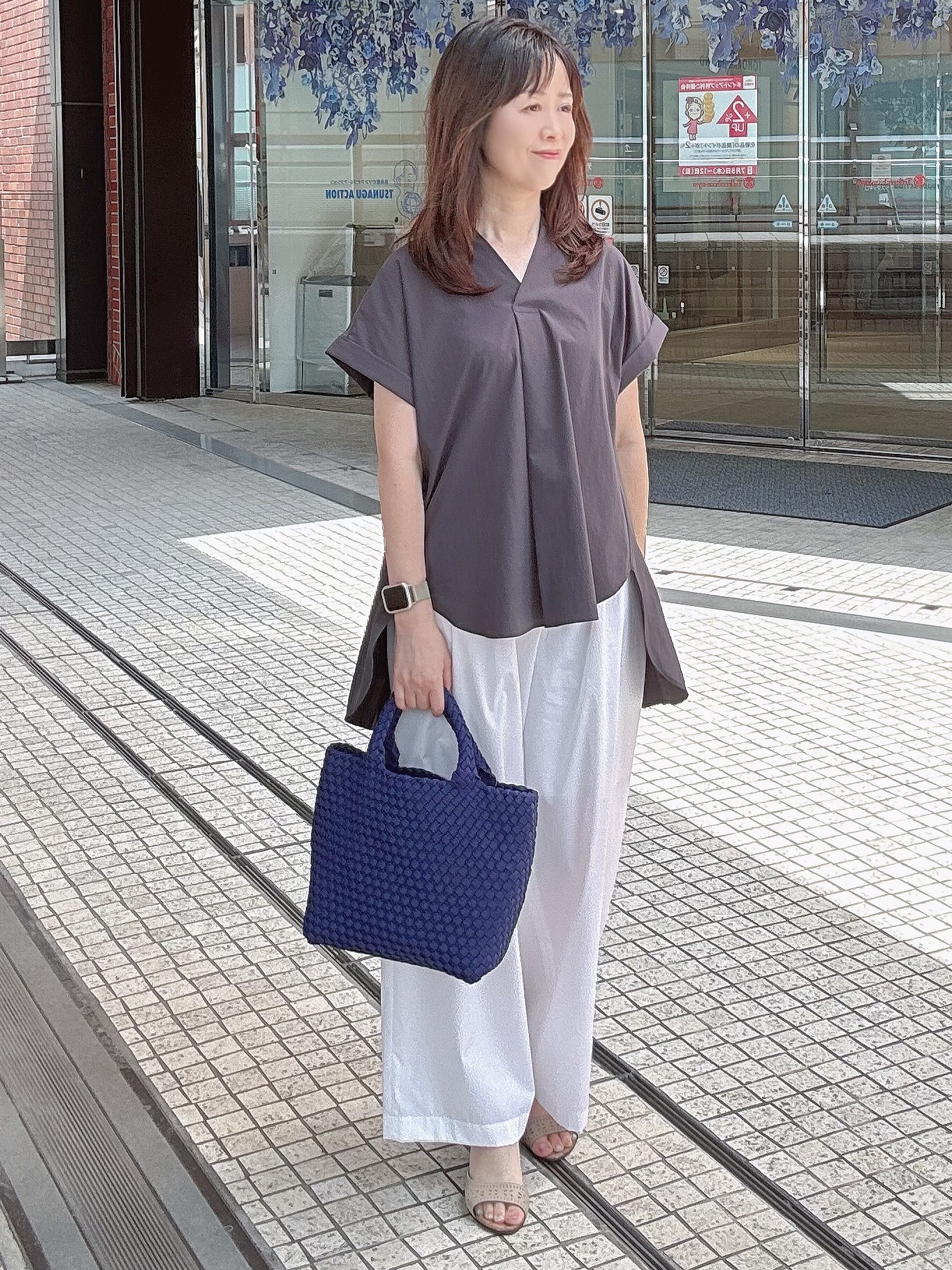 makiさんの「UNTITLED｜【吸水速乾/接触冷感】バックプリーツデザインブラウス」を使ったコーディネート