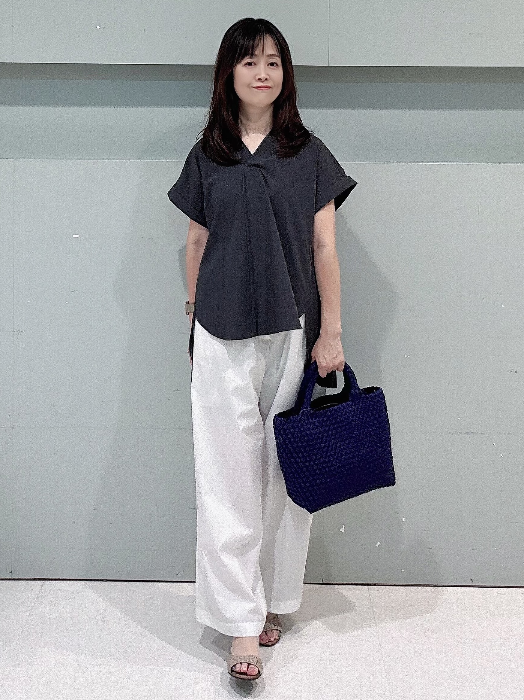 makiさんの「UNTITLED｜【吸水速乾/接触冷感】バックプリーツデザインブラウス」を使ったコーディネート