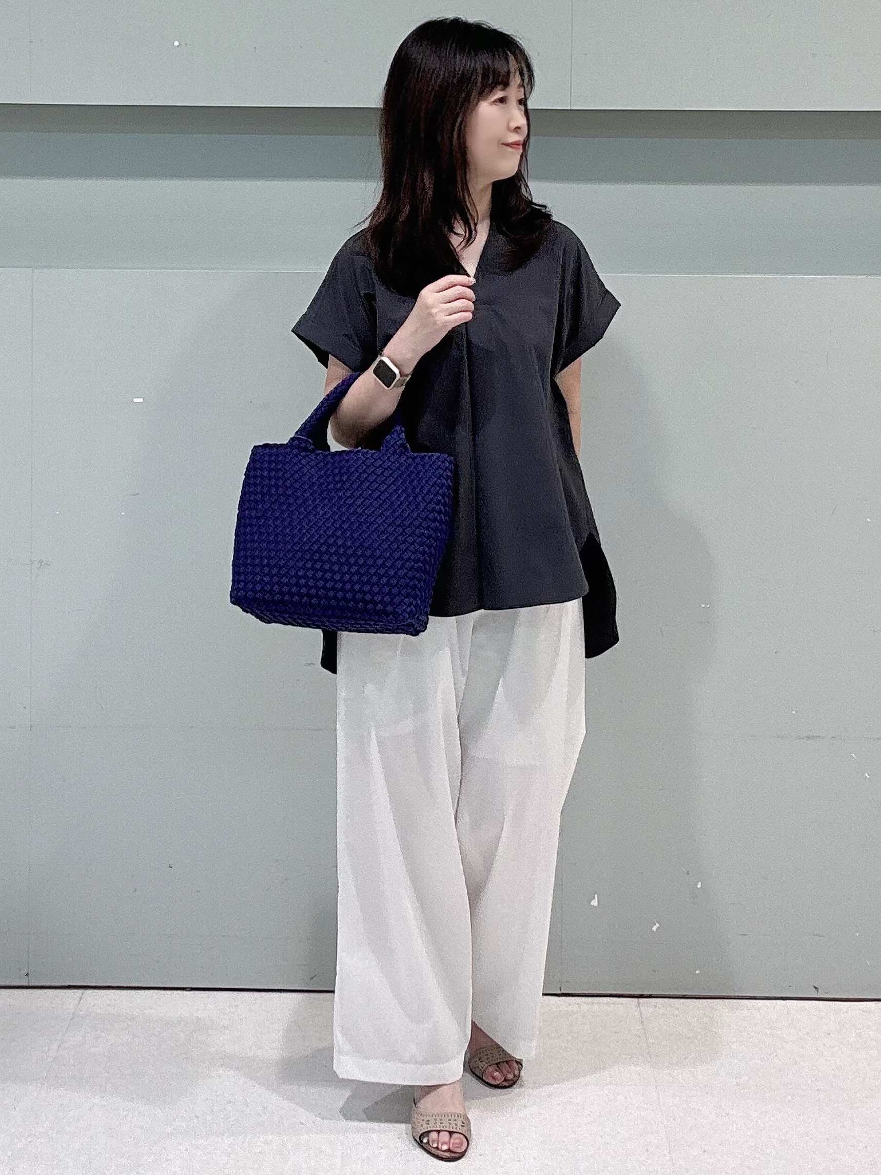 makiさんの「UNTITLED｜【吸水速乾/接触冷感】バックプリーツデザインブラウス」を使ったコーディネート