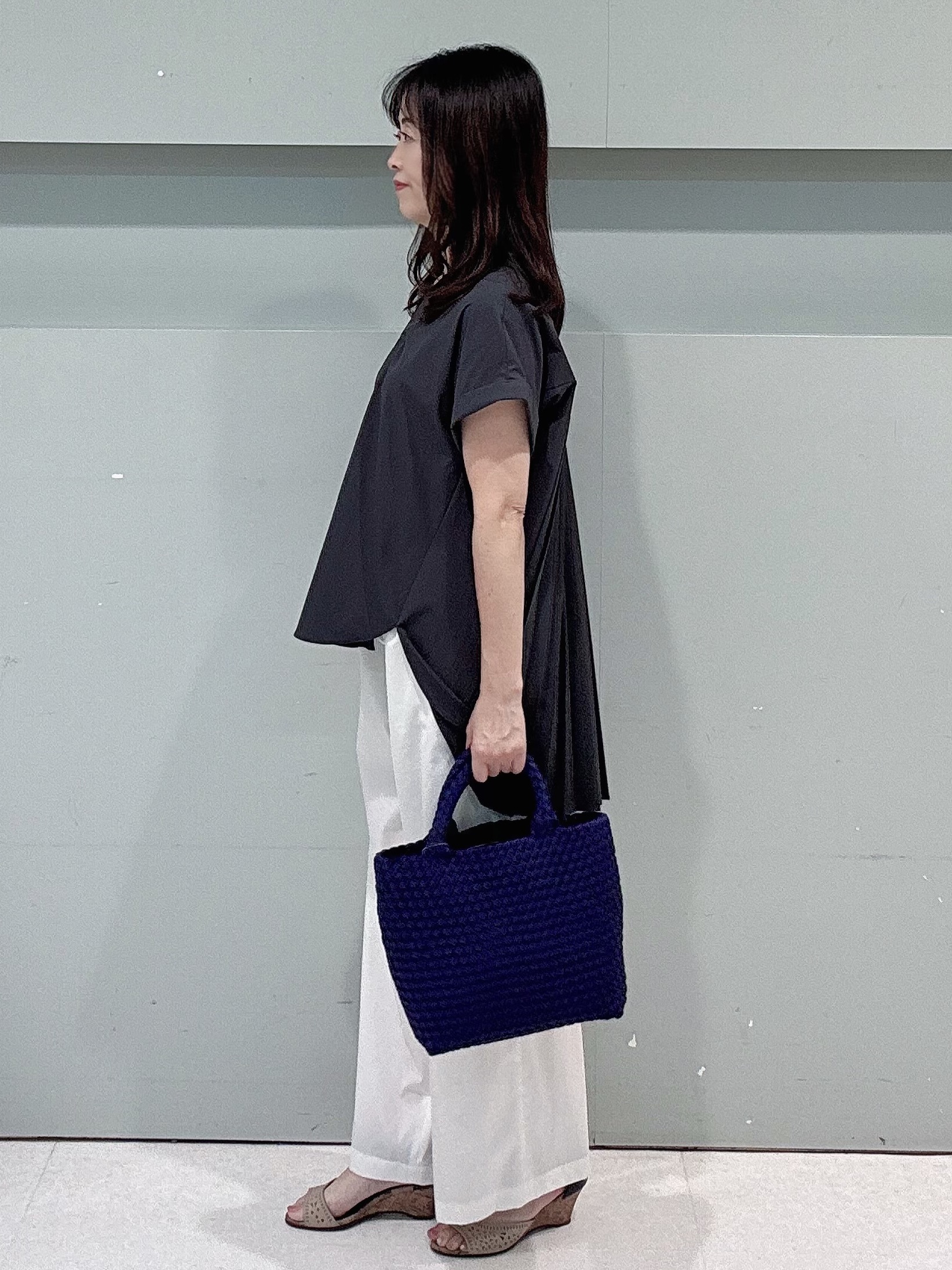 makiさんの「UNTITLED｜【吸水速乾/接触冷感】バックプリーツデザインブラウス」を使ったコーディネート