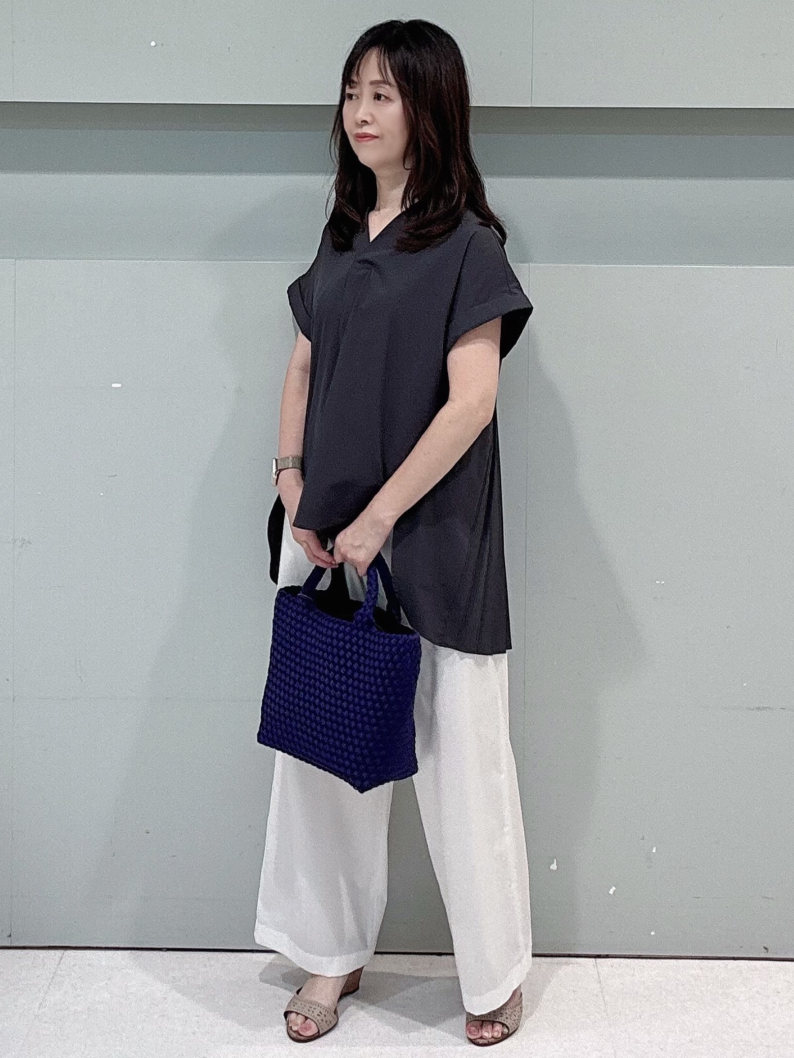 makiさんの「UNTITLED｜【吸水速乾/接触冷感】バックプリーツデザインブラウス」を使ったコーディネート