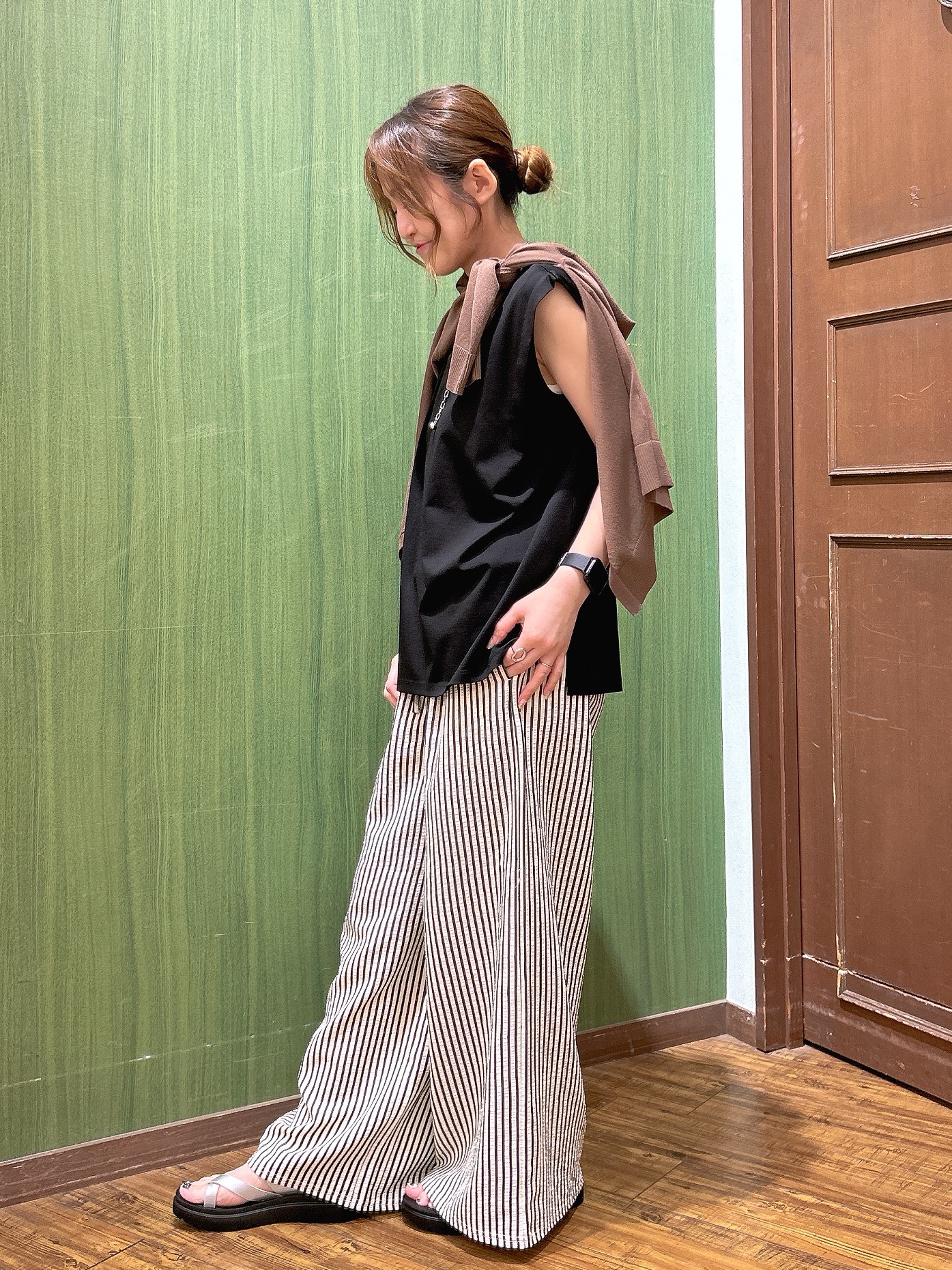 かおりさんの「SHOO･LA･RUE｜【UVカット/接触冷感】上品に涼し気 とろみタックノースリーブトップス」を使ったコーディネート