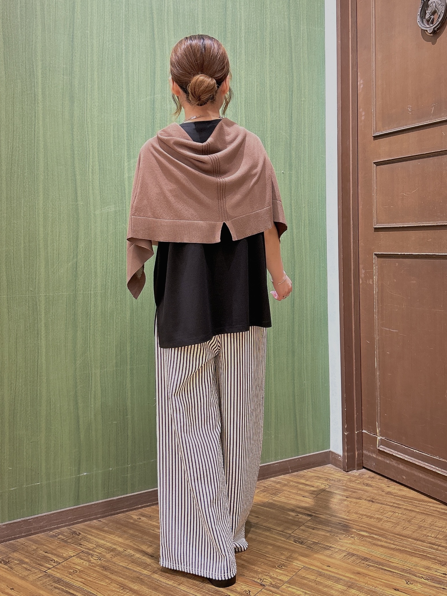 かおりさんの「SHOO･LA･RUE｜【UVカット/接触冷感】上品に涼し気 とろみタックノースリーブトップス」を使ったコーディネート