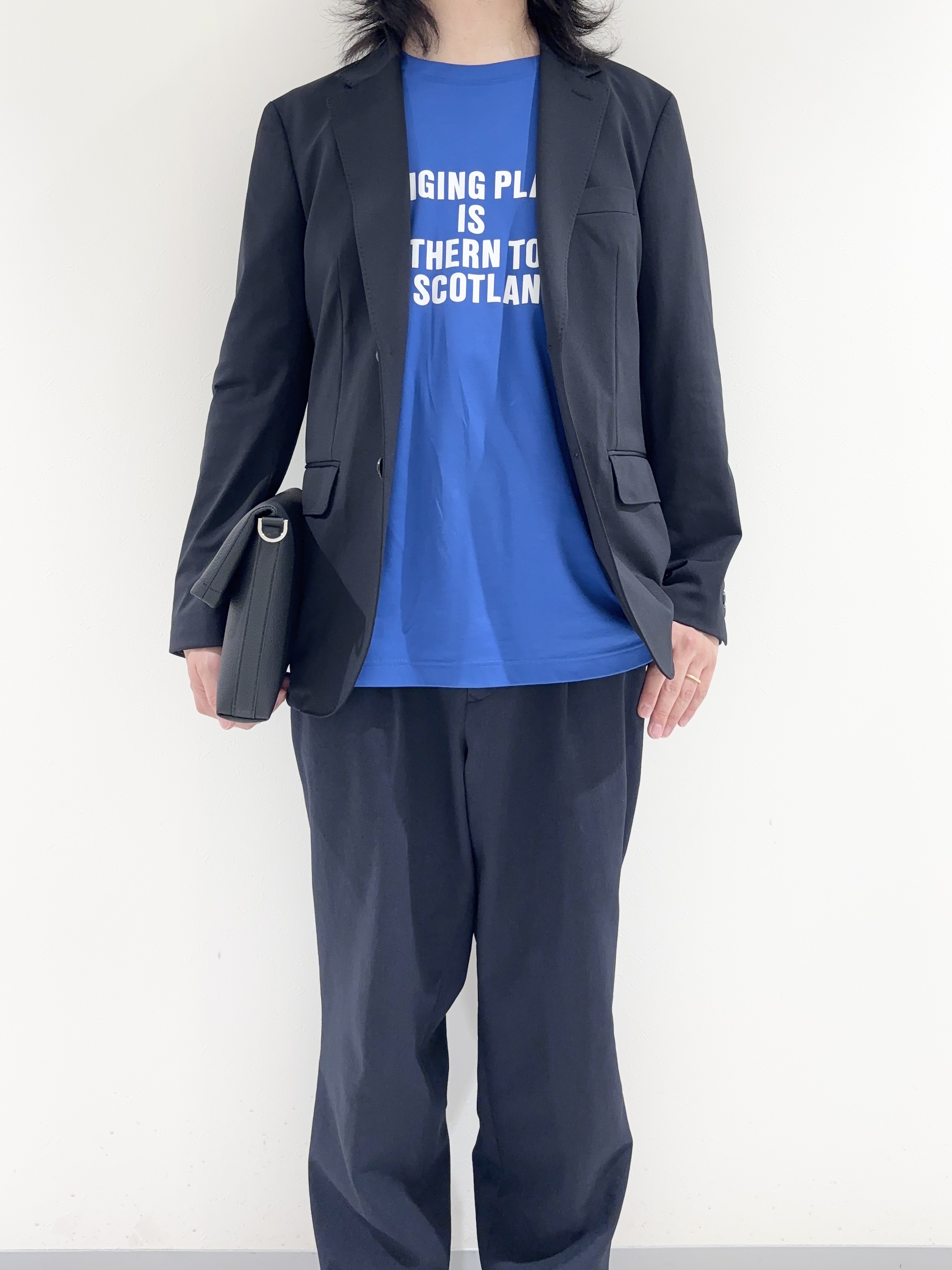 及川さんの「TAKEO KIKUCHI｜【360&deg;ストレッチ／軽量】None Of Stress ライト ジャケット（セットアップ対応）」を使ったコーディネート