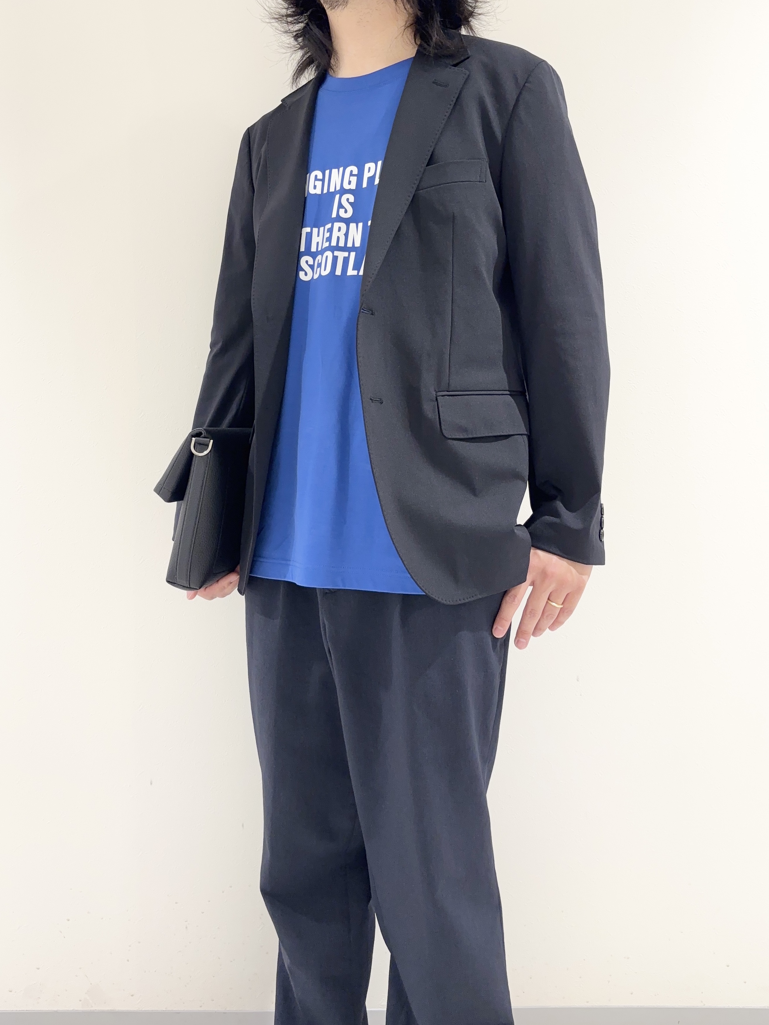 及川さんの「TAKEO KIKUCHI｜【360&deg;ストレッチ／軽量】None Of Stress ライト ジャケット（セットアップ対応）」を使ったコーディネート